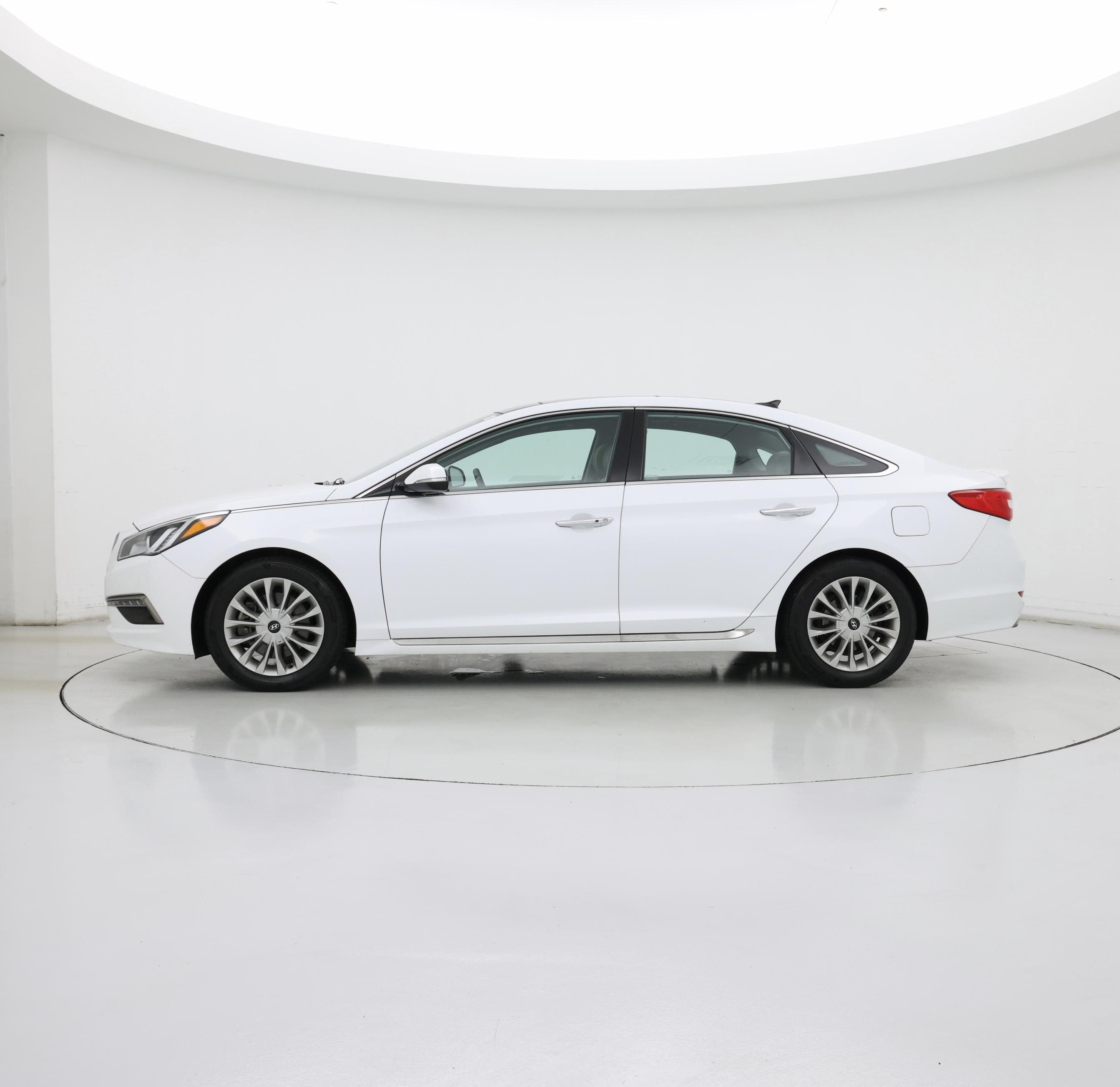 Thumbnail: 2015 Hyundai Sonata - 3
