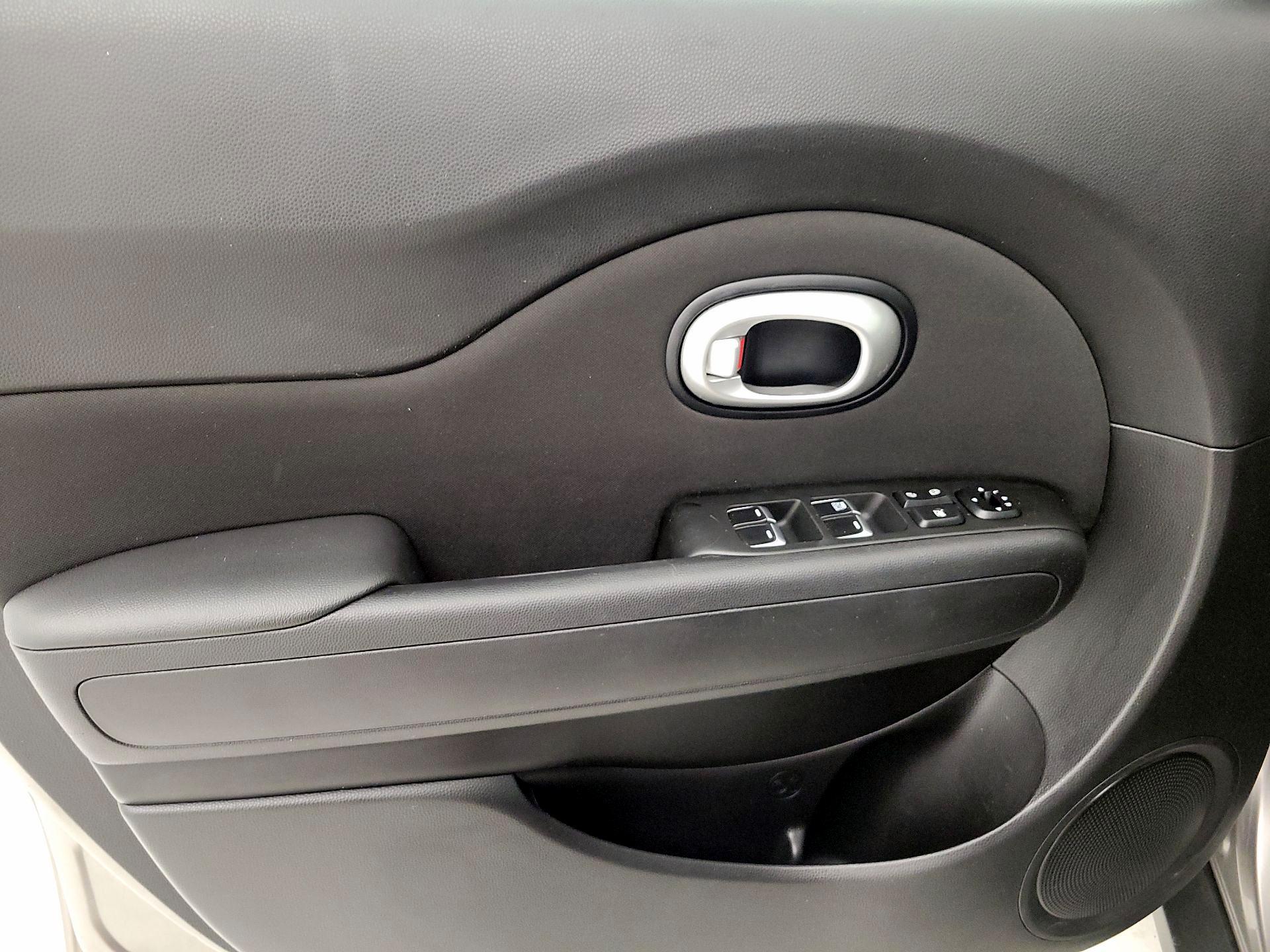 Thumbnail: 2017 Kia Soul - 12