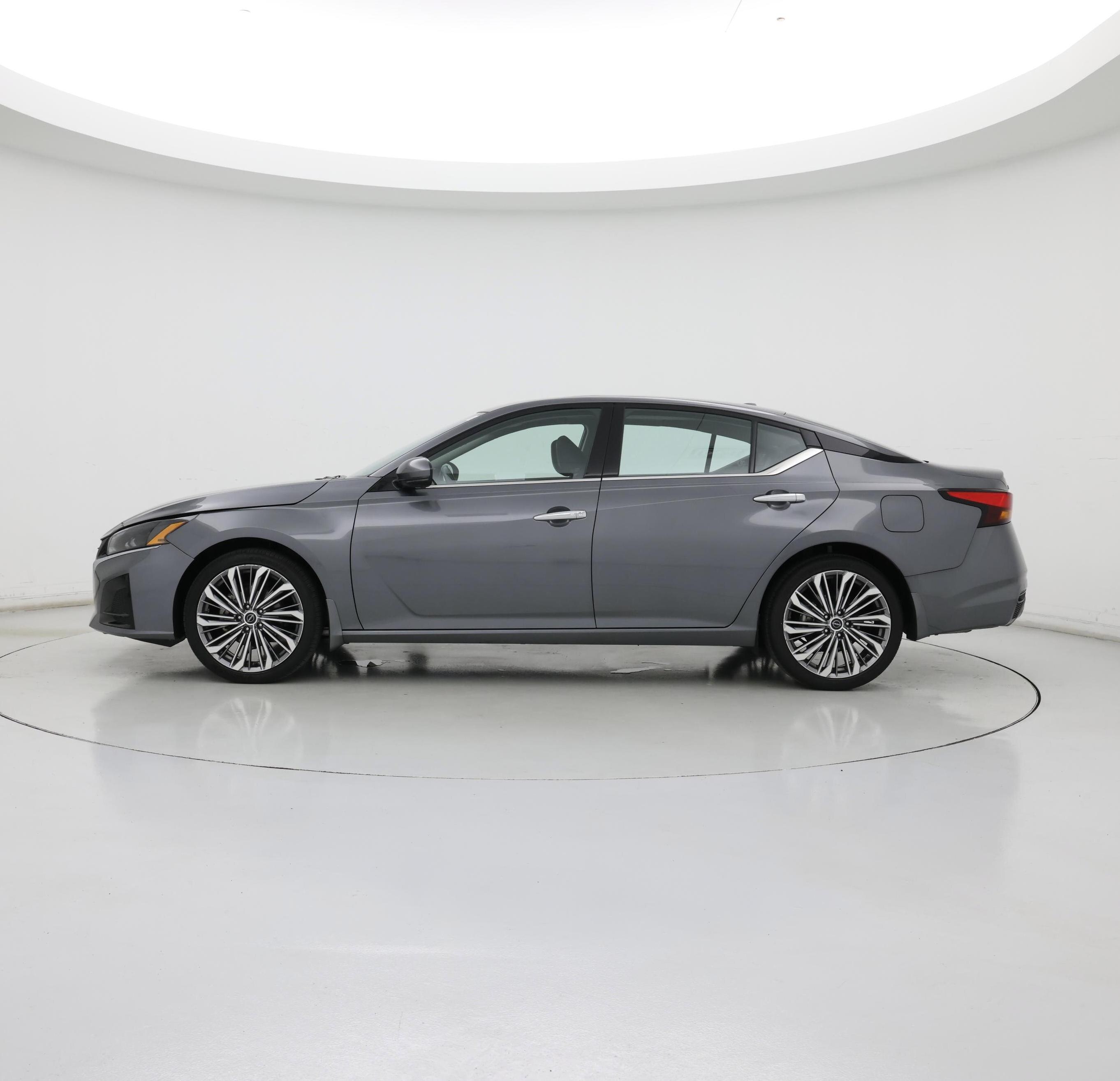 Thumbnail: 2024 Nissan Altima - 3