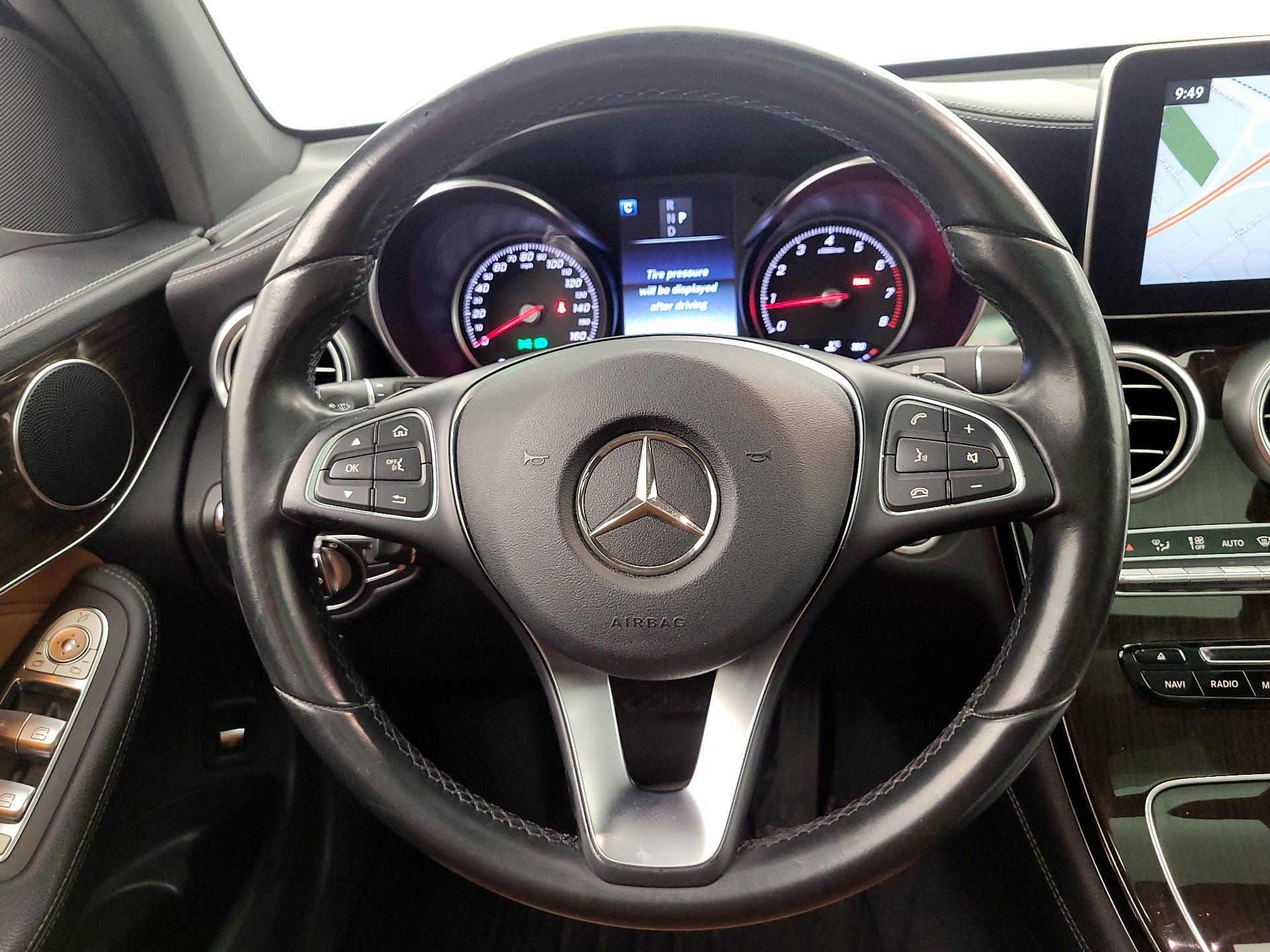 Thumbnail: 2016 Mercedes-Benz GLC - 10