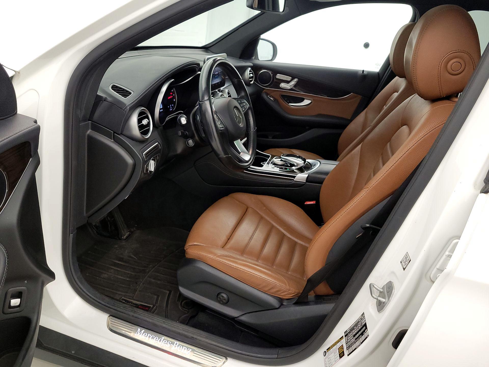 Thumbnail: 2016 Mercedes-Benz GLC - 11