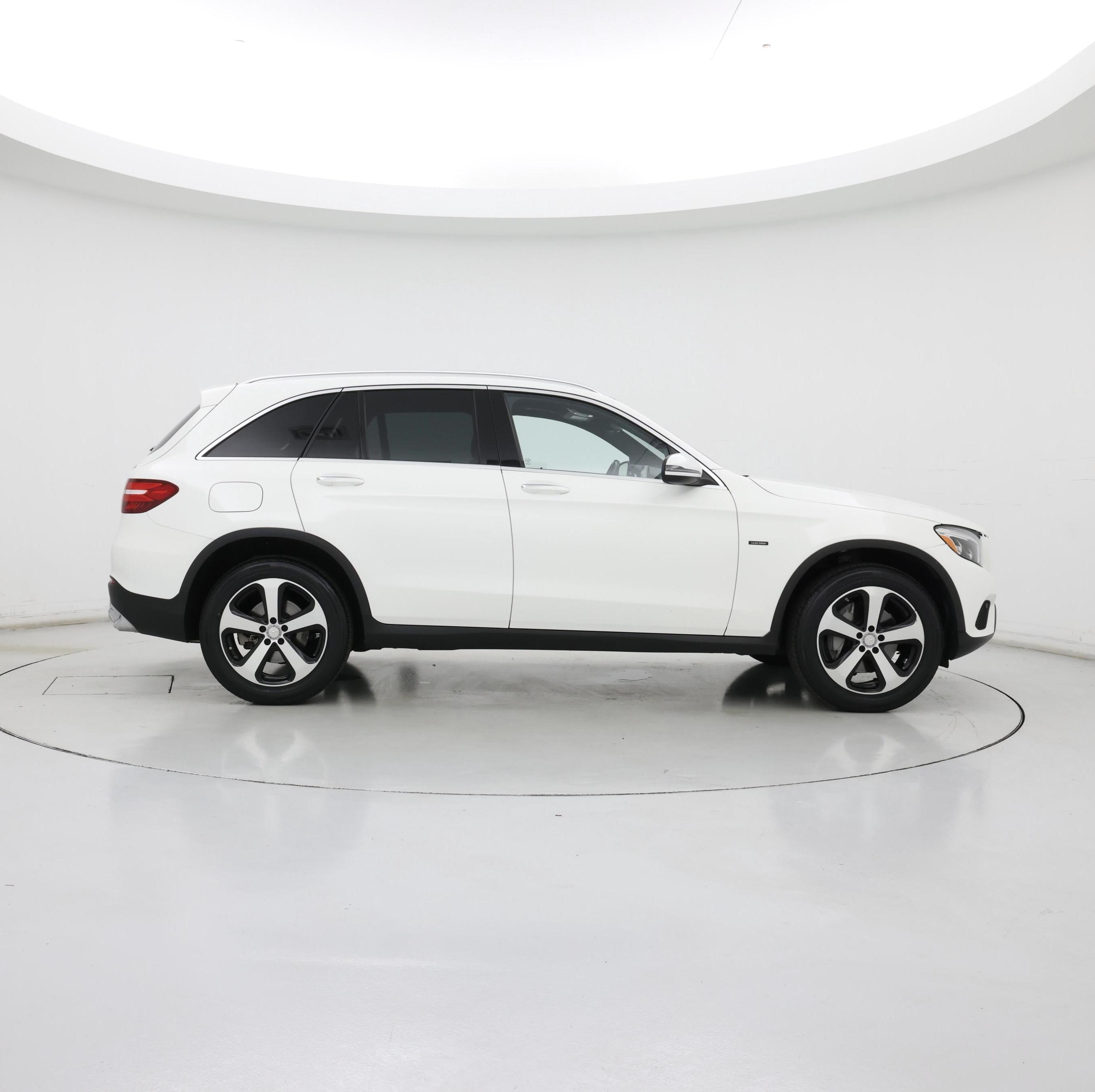 Thumbnail: 2016 Mercedes-Benz GLC - 7