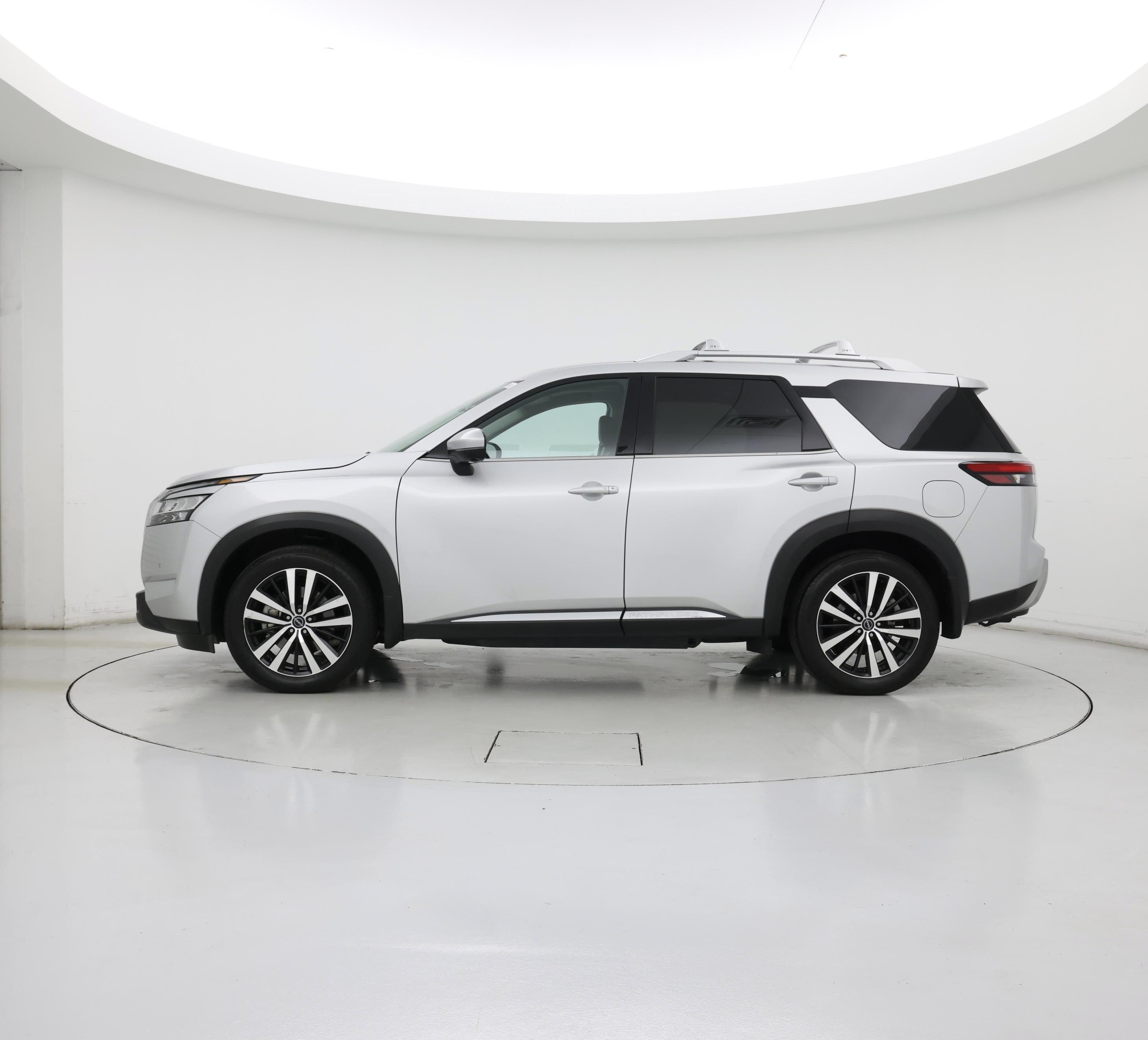 Thumbnail: 2024 Nissan Pathfinder - 3