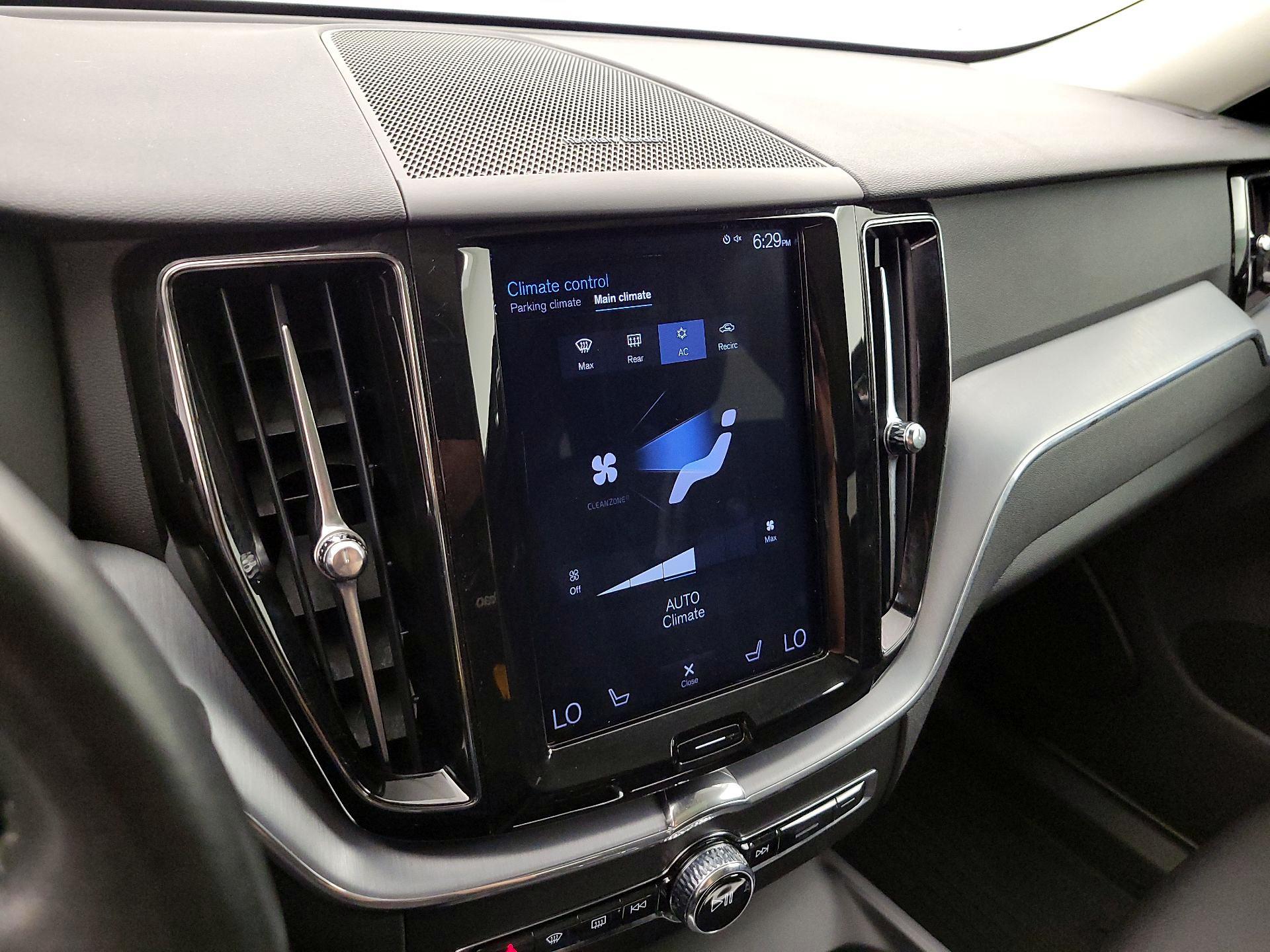 Thumbnail: 2019 Volvo XC60 - 17