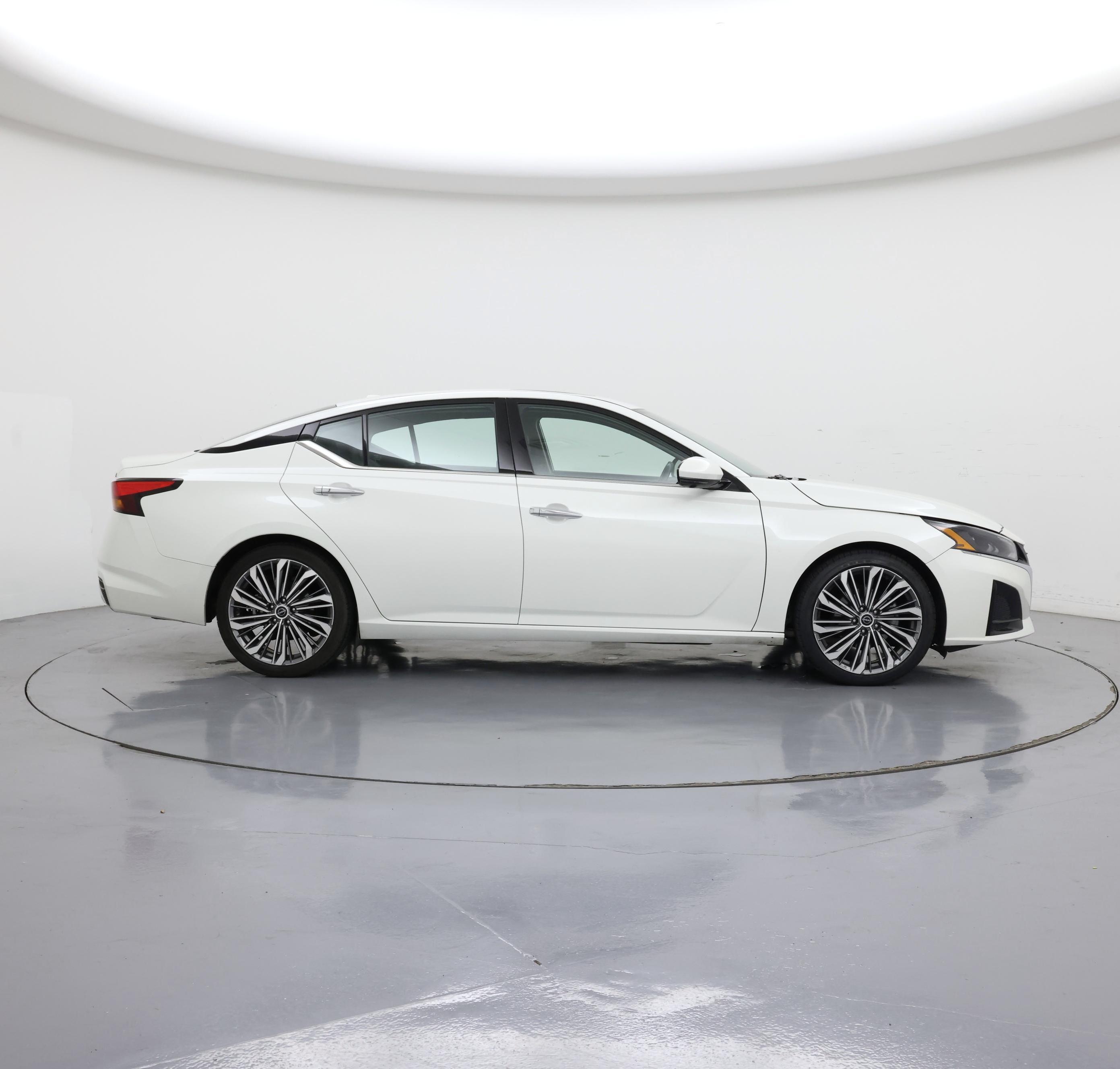 Thumbnail: 2023 Nissan Altima - 7