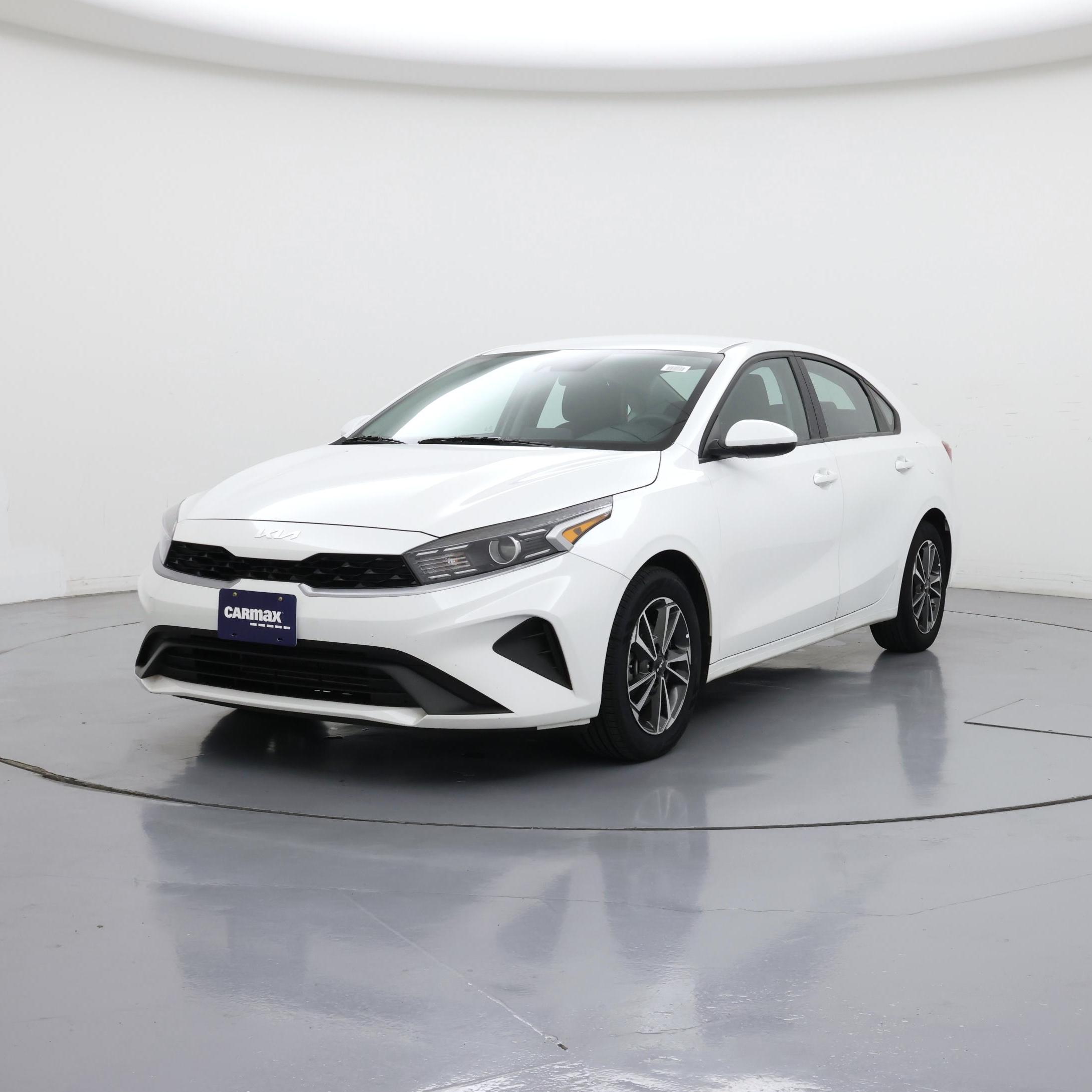 Thumbnail: 2023 Kia Forte - 4