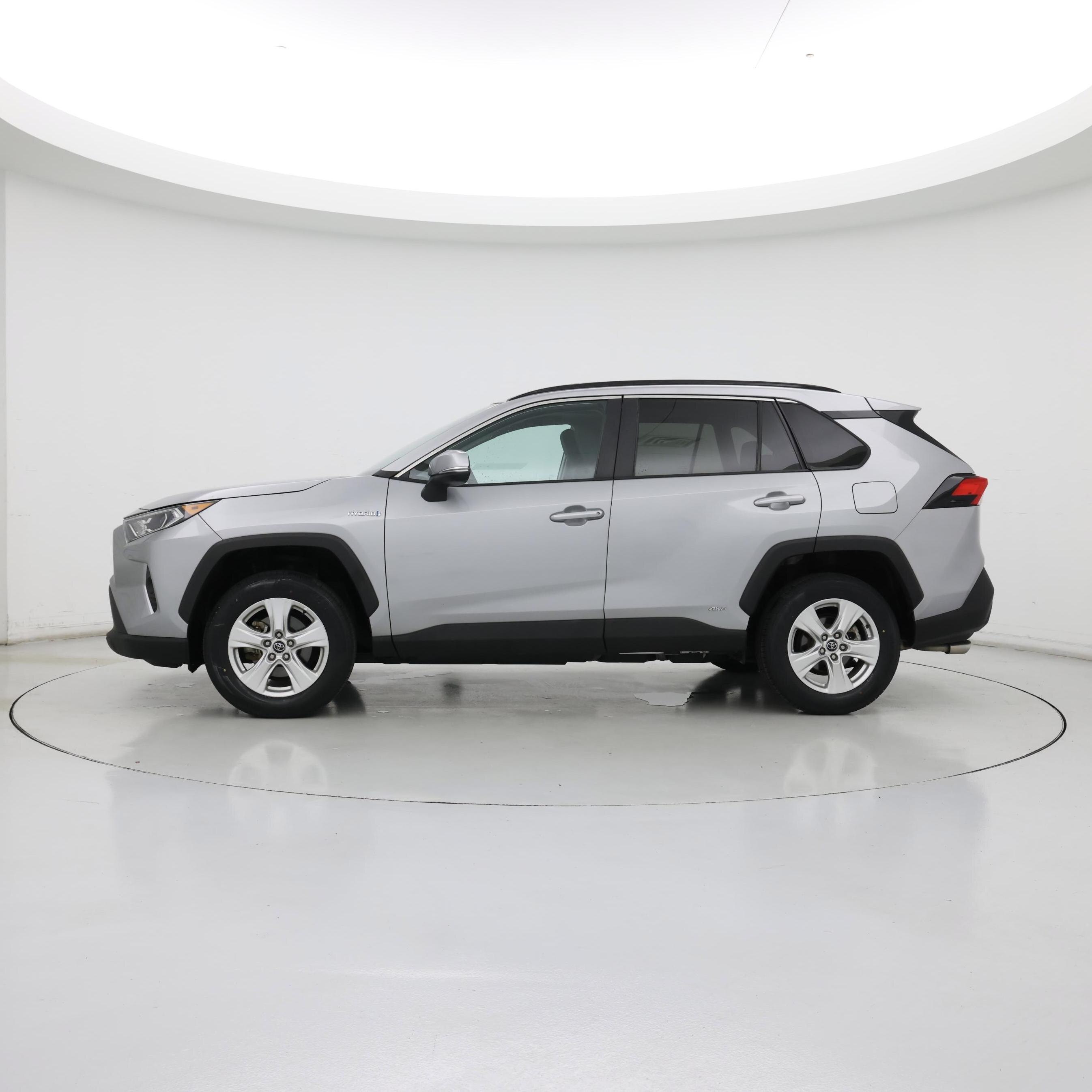 Thumbnail: 2020 Toyota RAV4 - 3