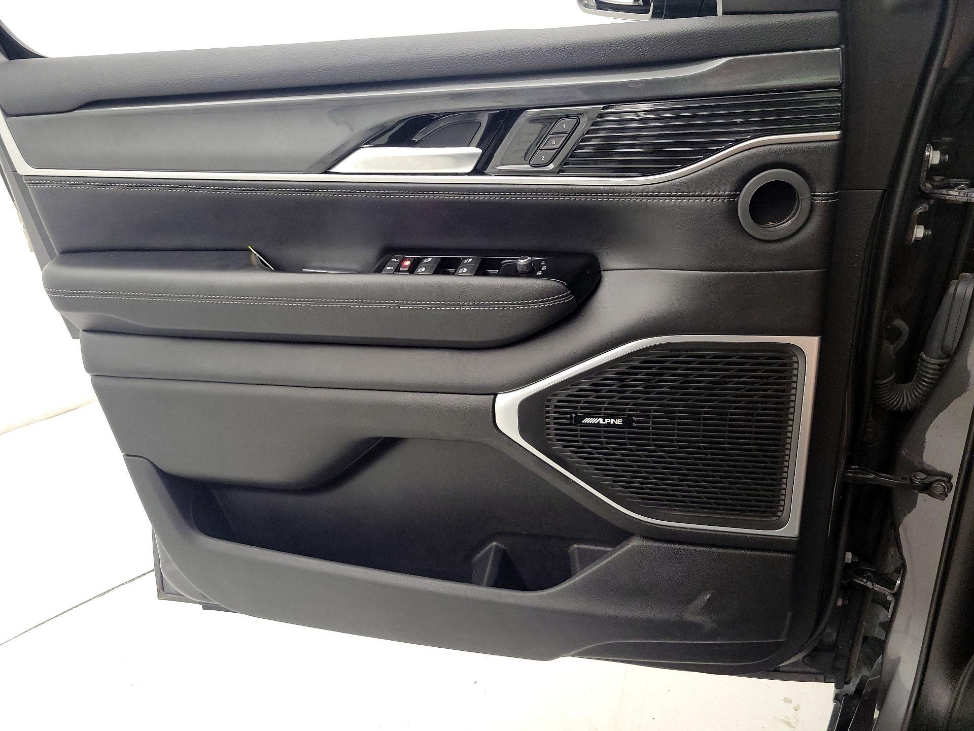 Thumbnail: 2023 Jeep Wagoneer - 12