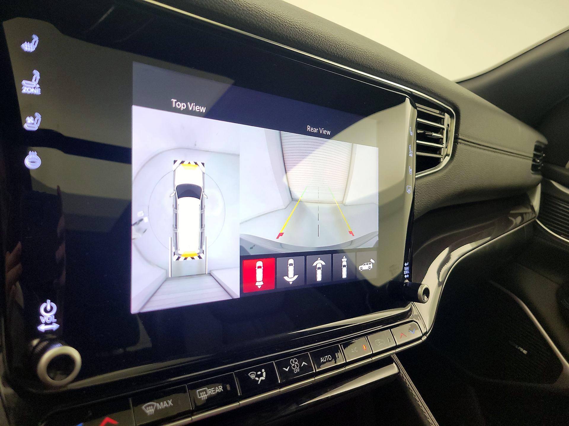 Thumbnail: 2023 Jeep Wagoneer - 15