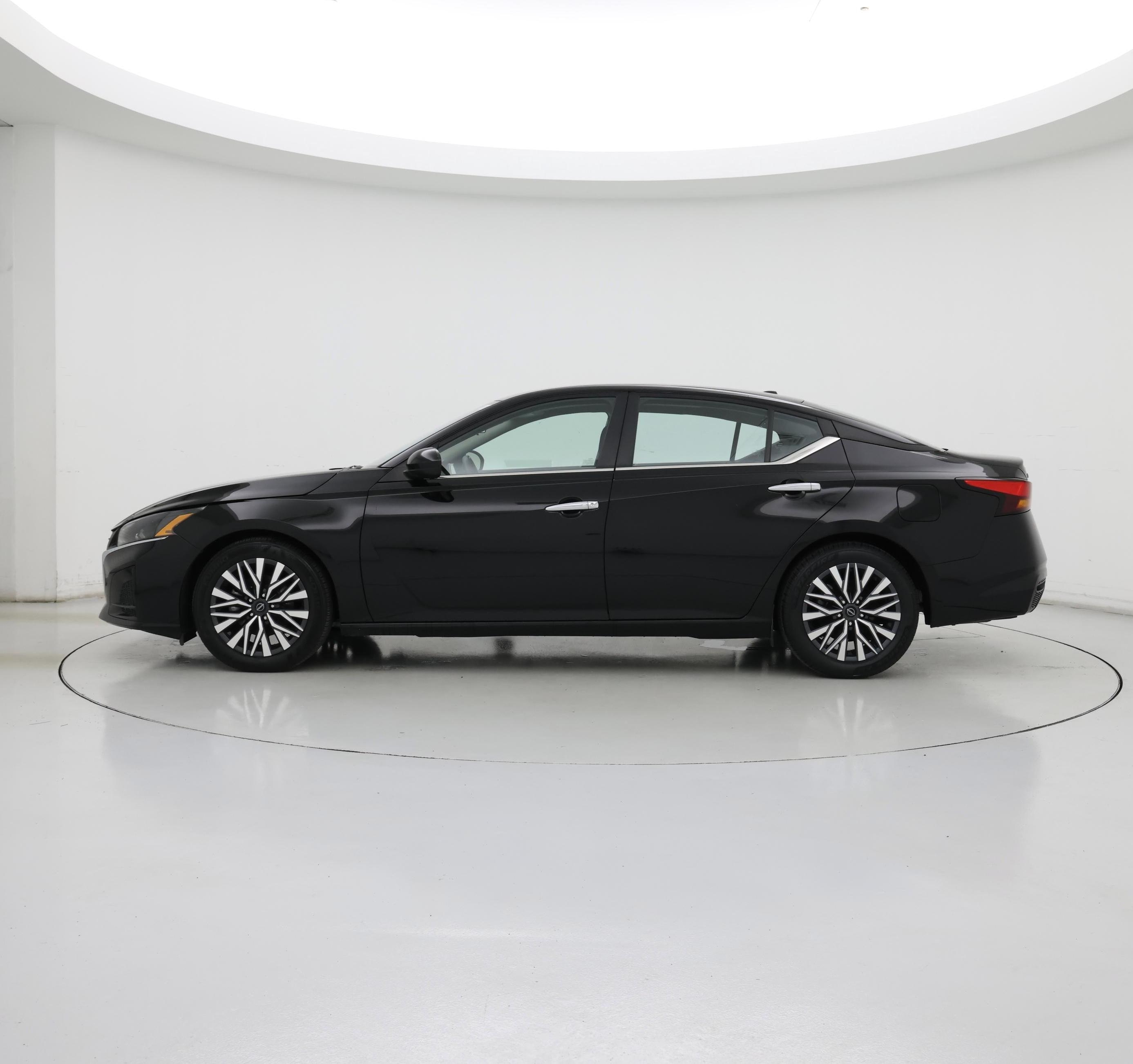 Thumbnail: 2023 Nissan Altima - 3
