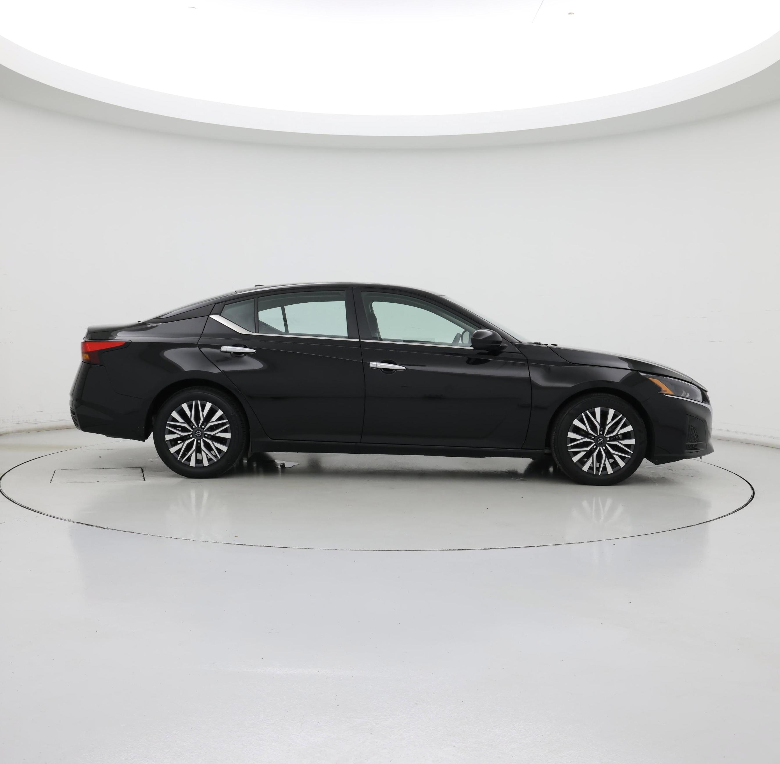 Thumbnail: 2023 Nissan Altima - 7