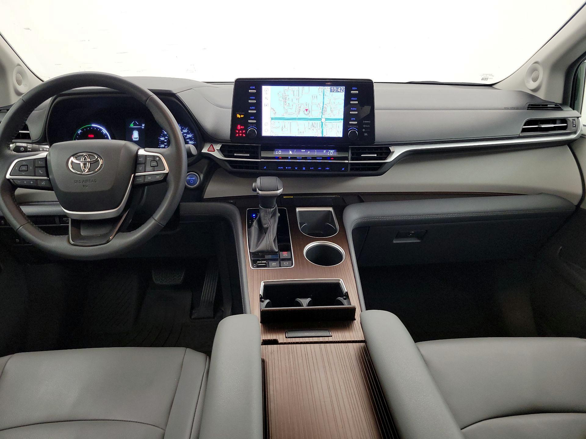 Thumbnail: 2022 Toyota Sienna - 9