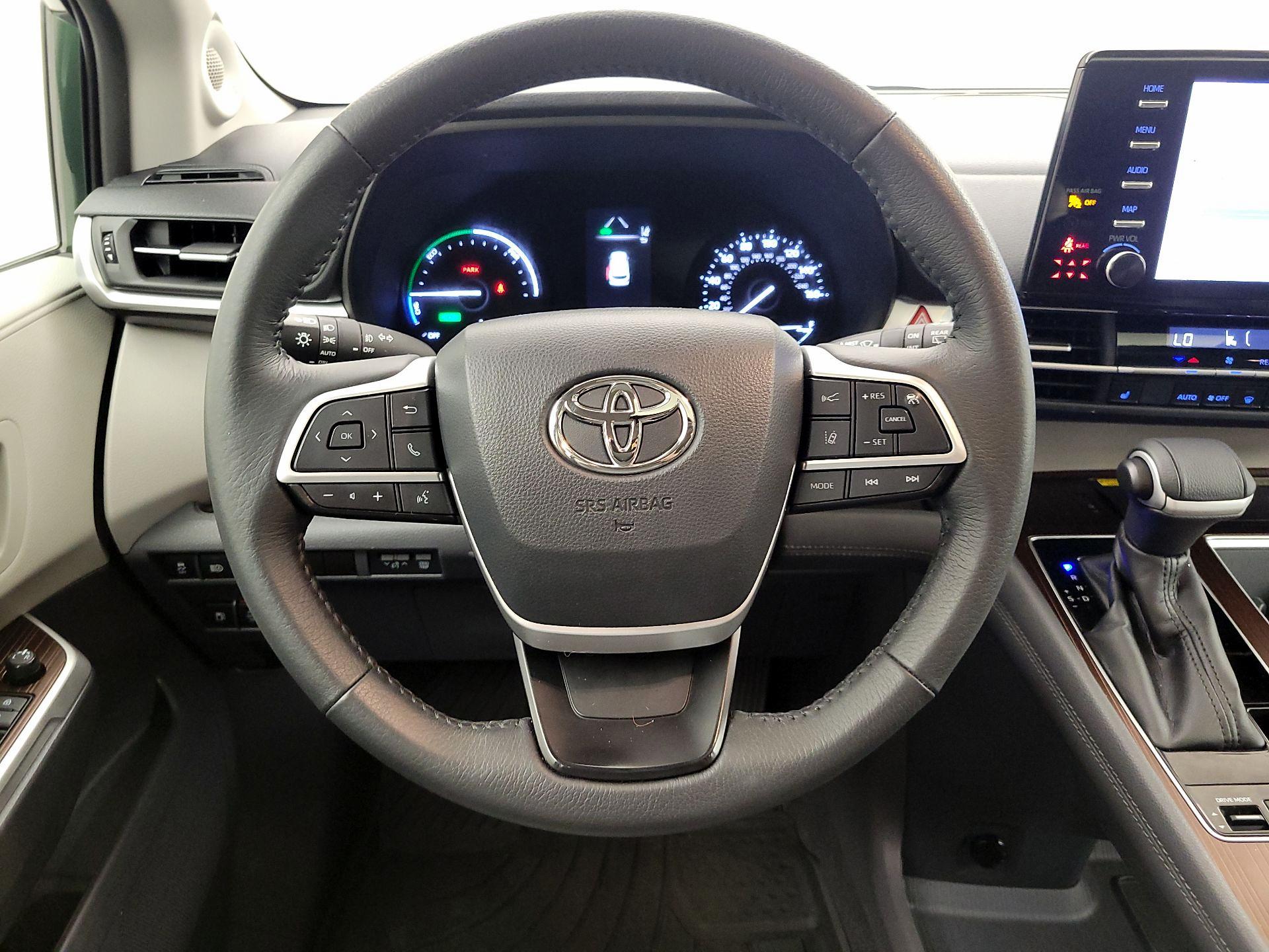 Thumbnail: 2022 Toyota Sienna - 10