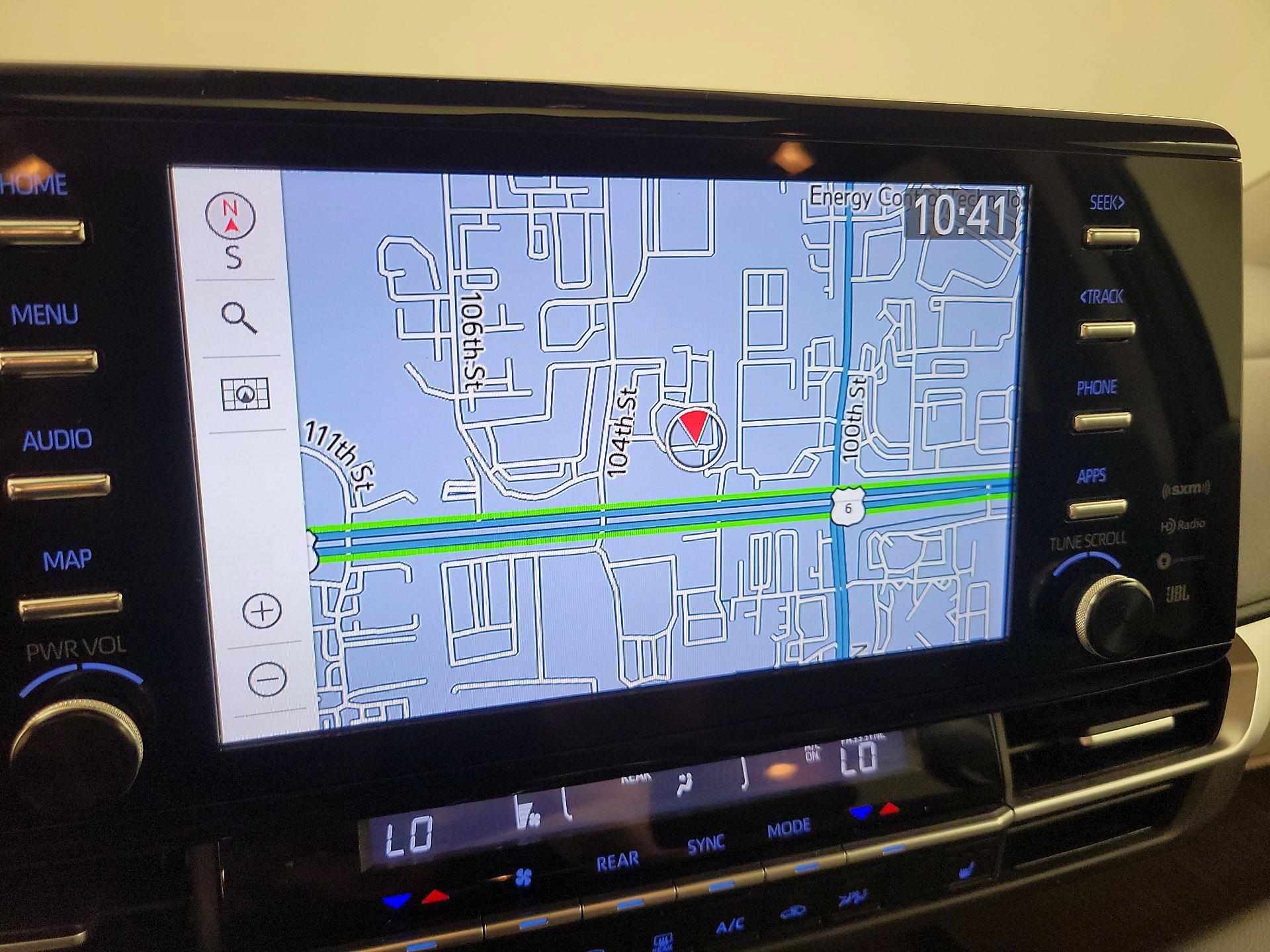 Thumbnail: 2022 Toyota Sienna - 14