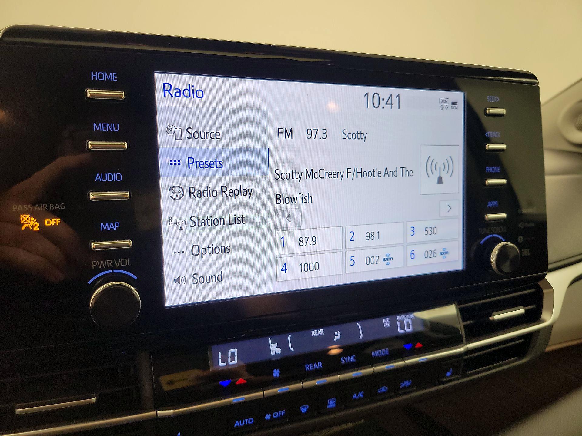 Thumbnail: 2022 Toyota Sienna - 16