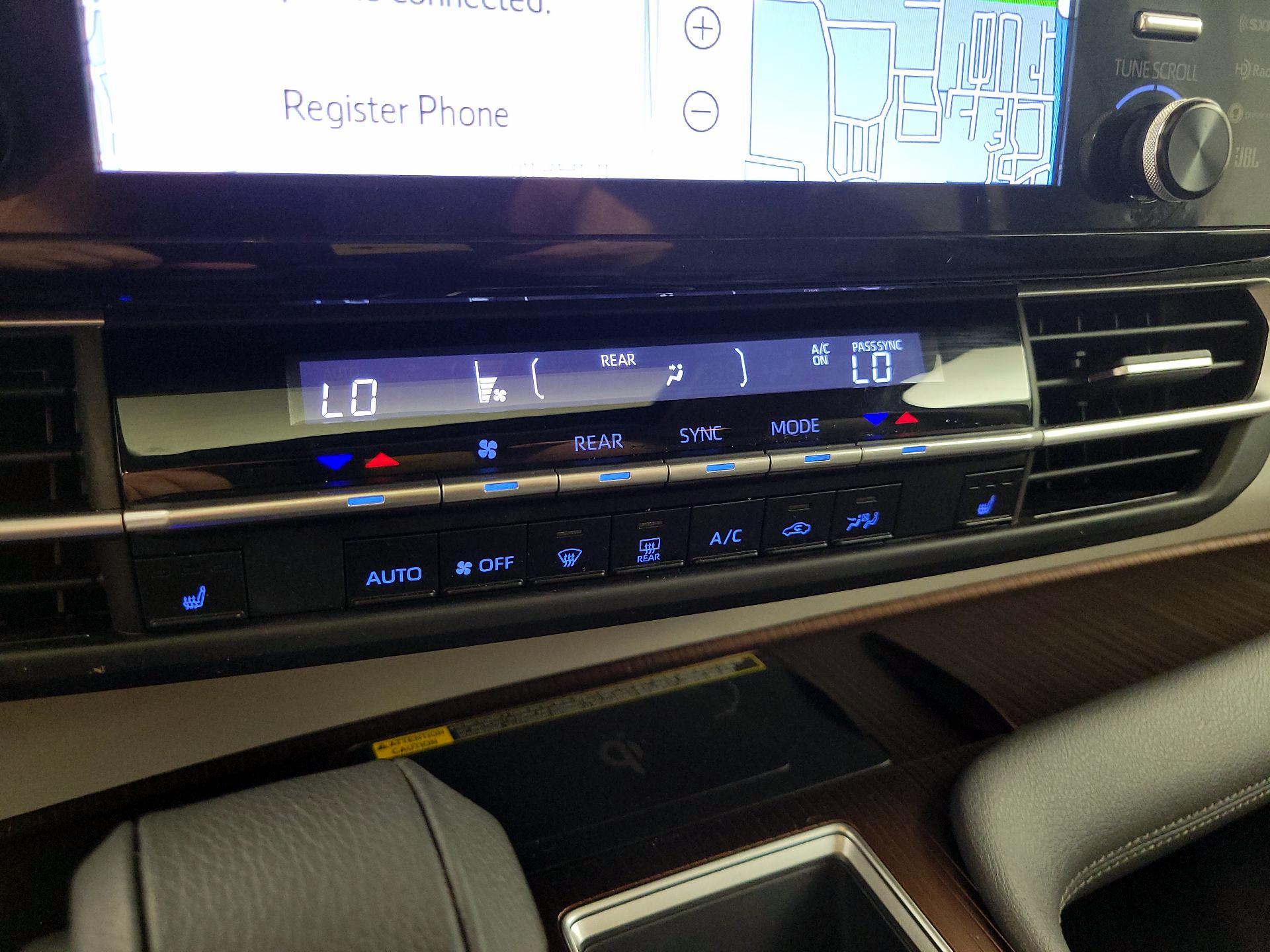 Thumbnail: 2022 Toyota Sienna - 17