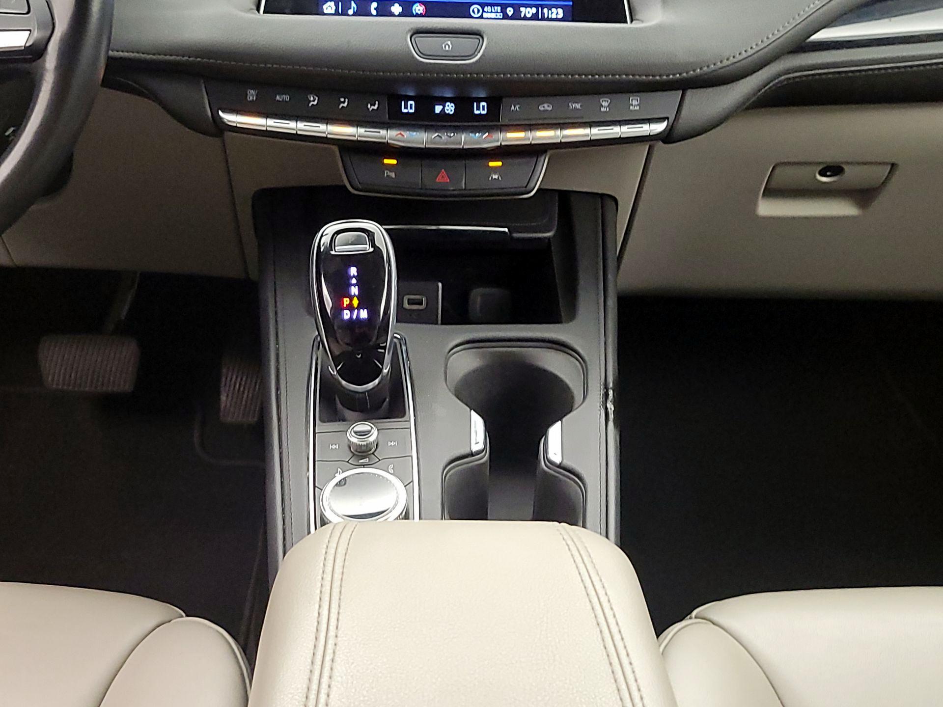 Thumbnail: 2023 Cadillac XT4 - 17