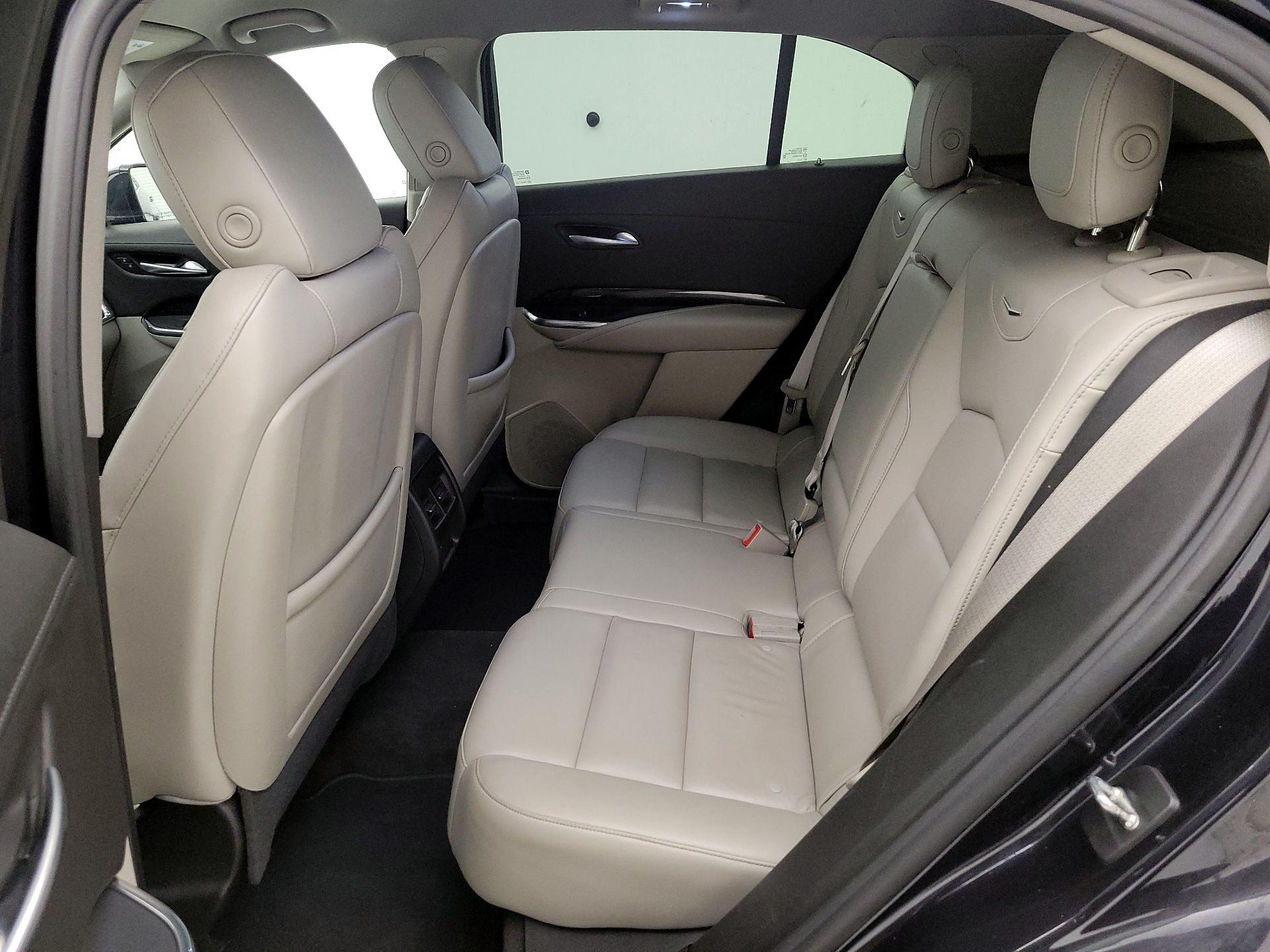 Thumbnail: 2023 Cadillac XT4 - 19
