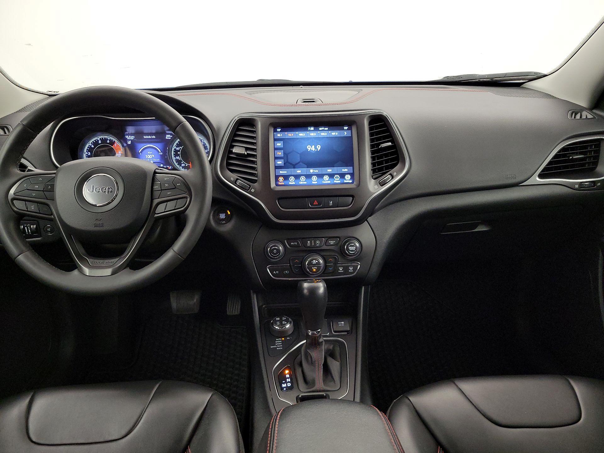 Thumbnail: 2022 Jeep Cherokee - 9