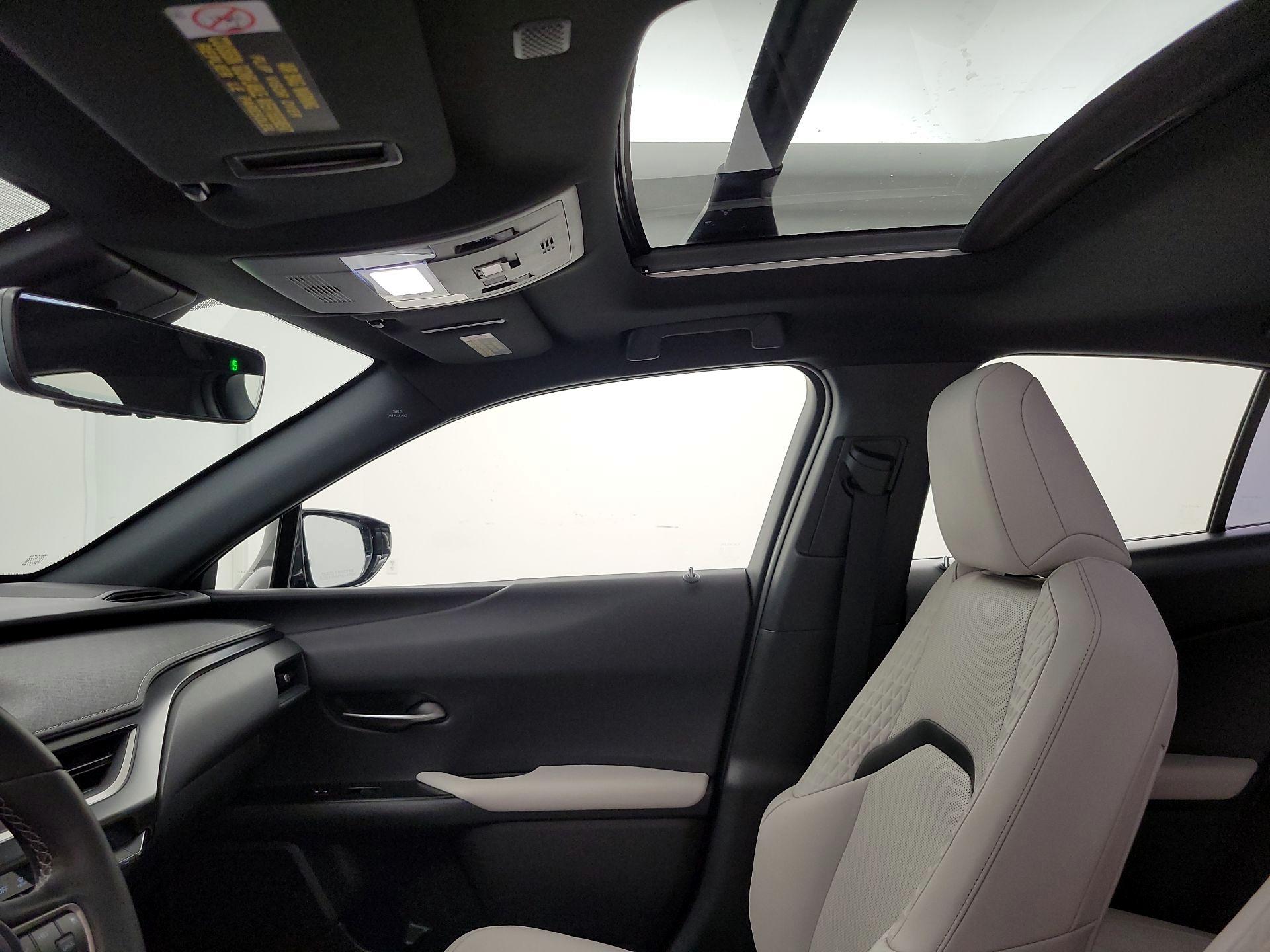 Thumbnail: 2021 Lexus UX - 19