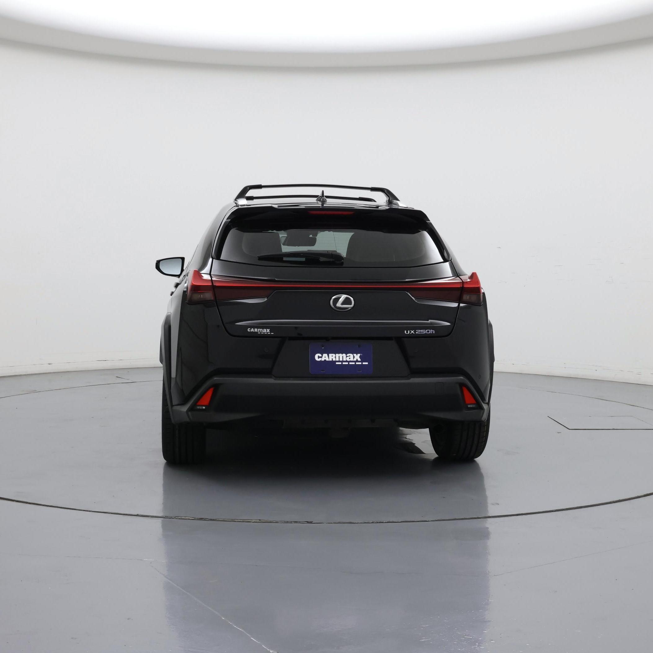 Thumbnail: 2021 Lexus UX - 6