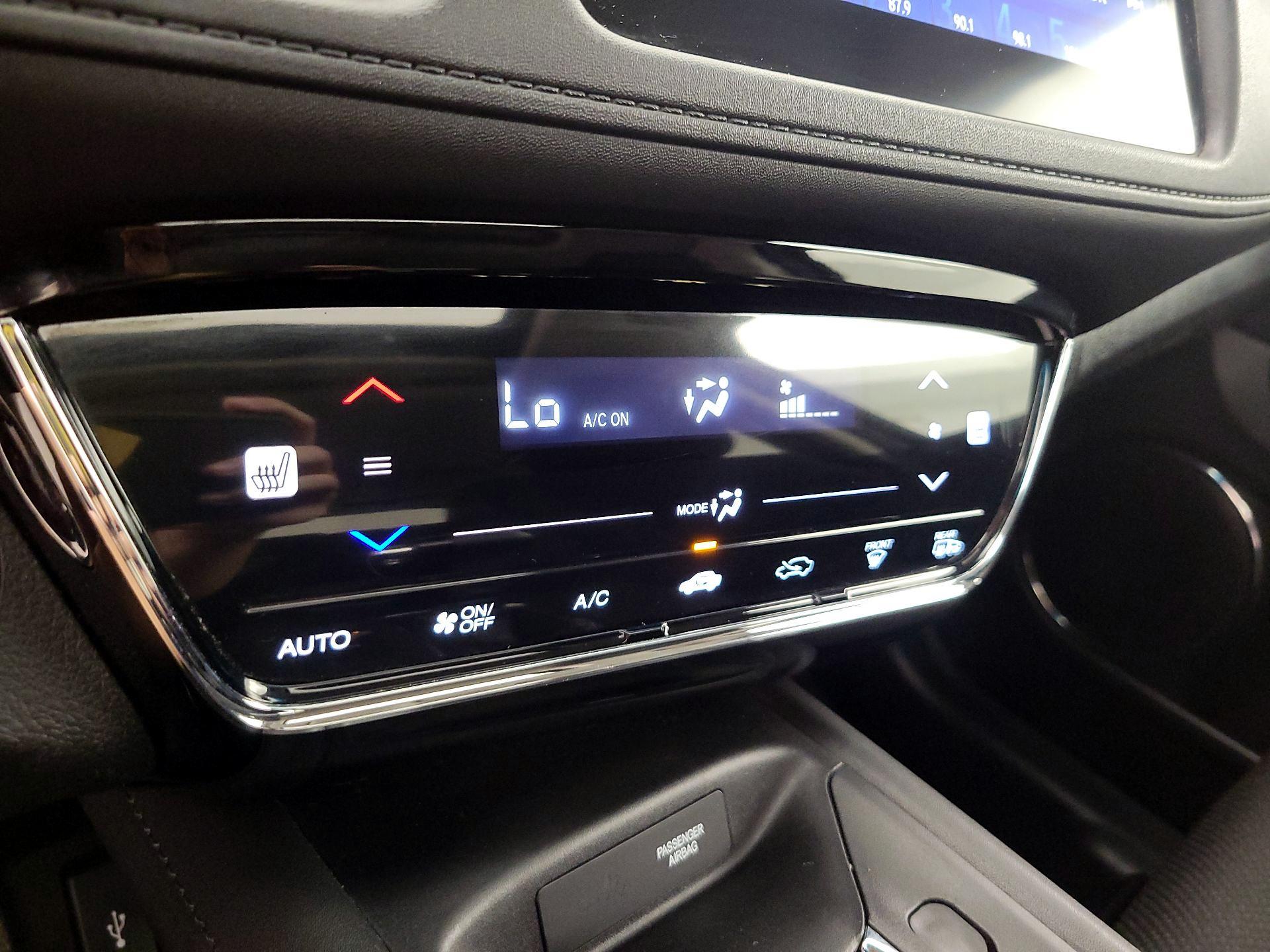 Thumbnail: 2016 Honda HR-V - 16