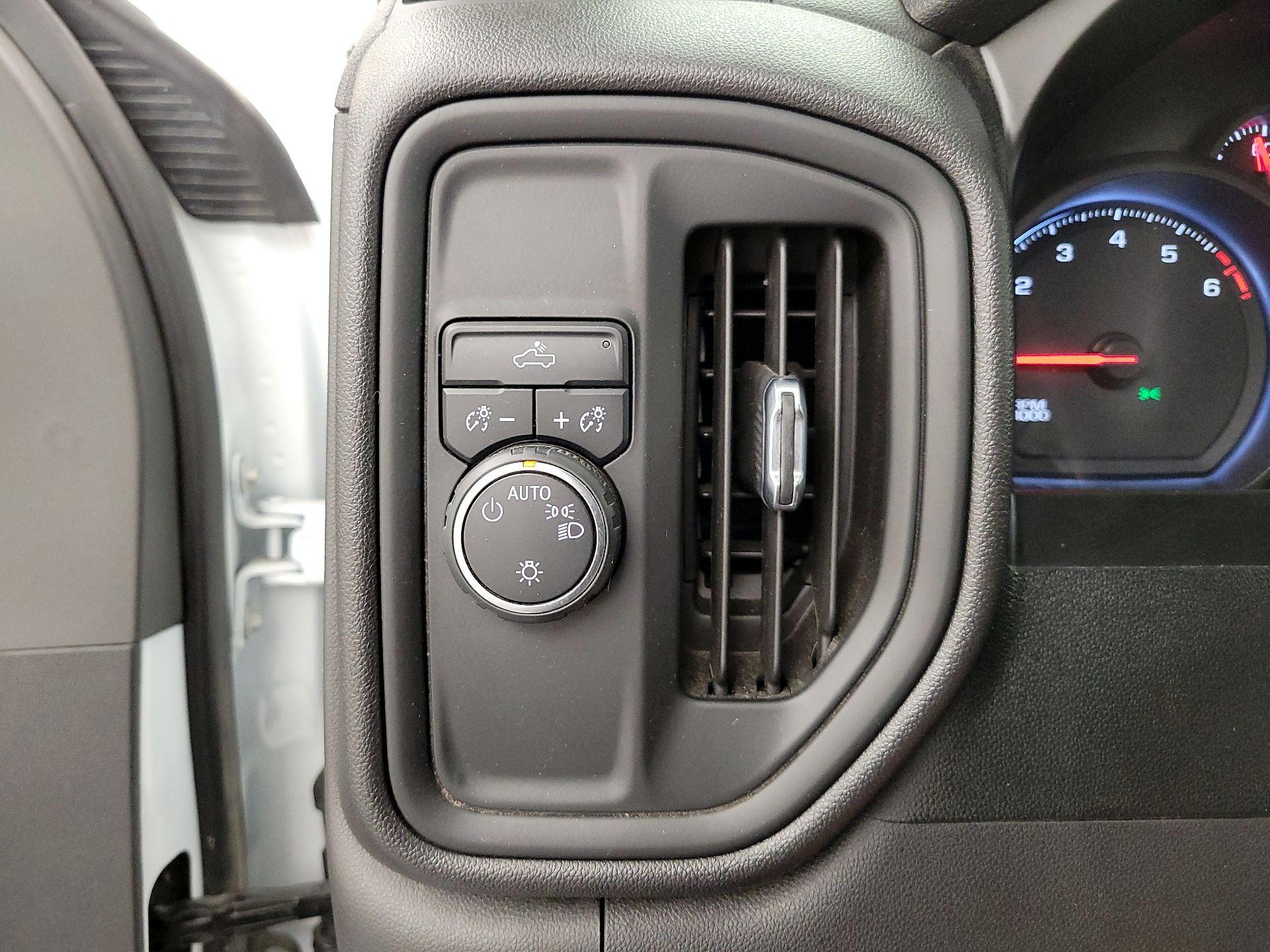 Thumbnail: 2021 Chevrolet Silverado 1500 - 13