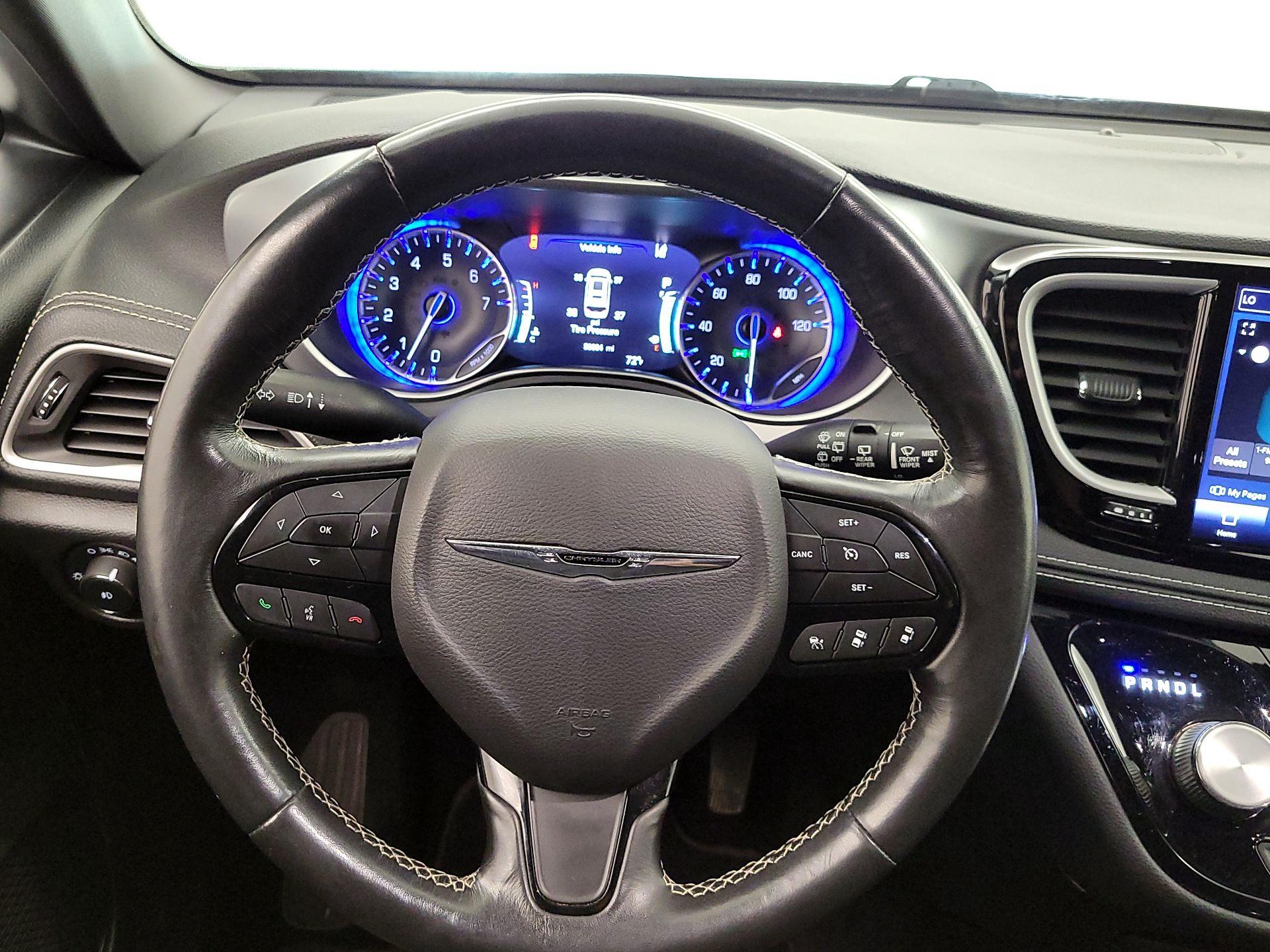 Thumbnail: 2021 Chrysler Pacifica - 10