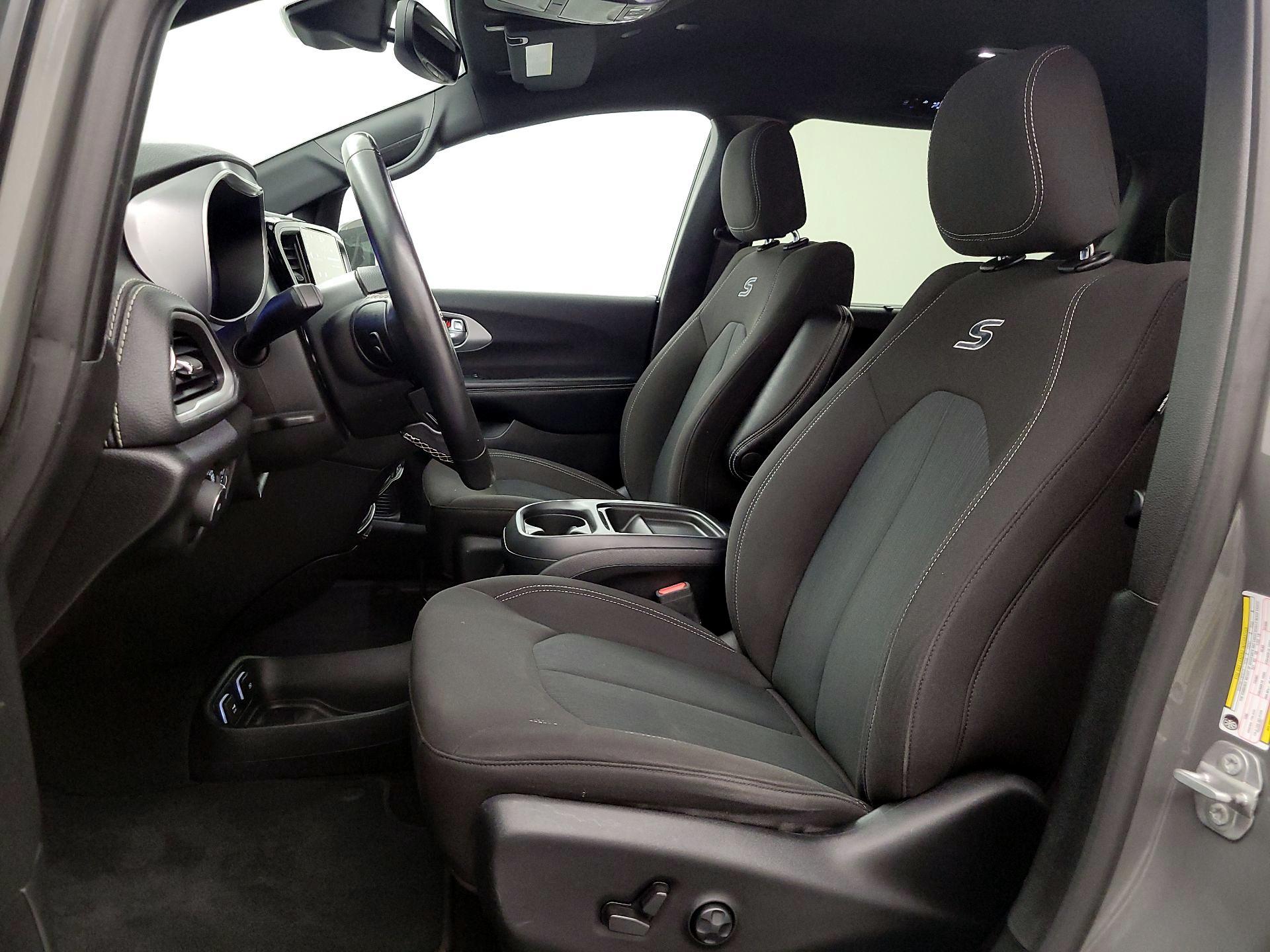 Thumbnail: 2021 Chrysler Pacifica - 11