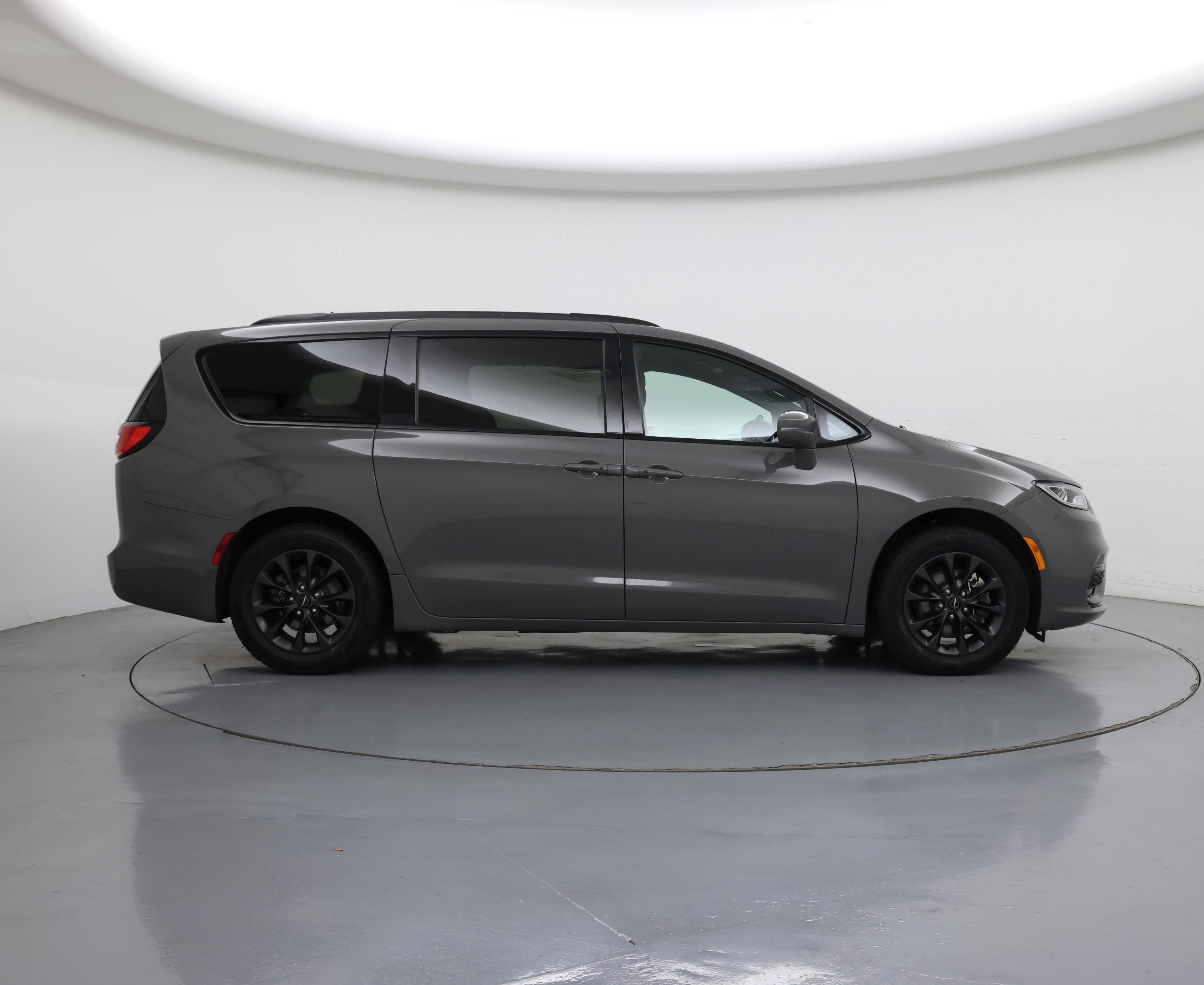 Thumbnail: 2021 Chrysler Pacifica - 7