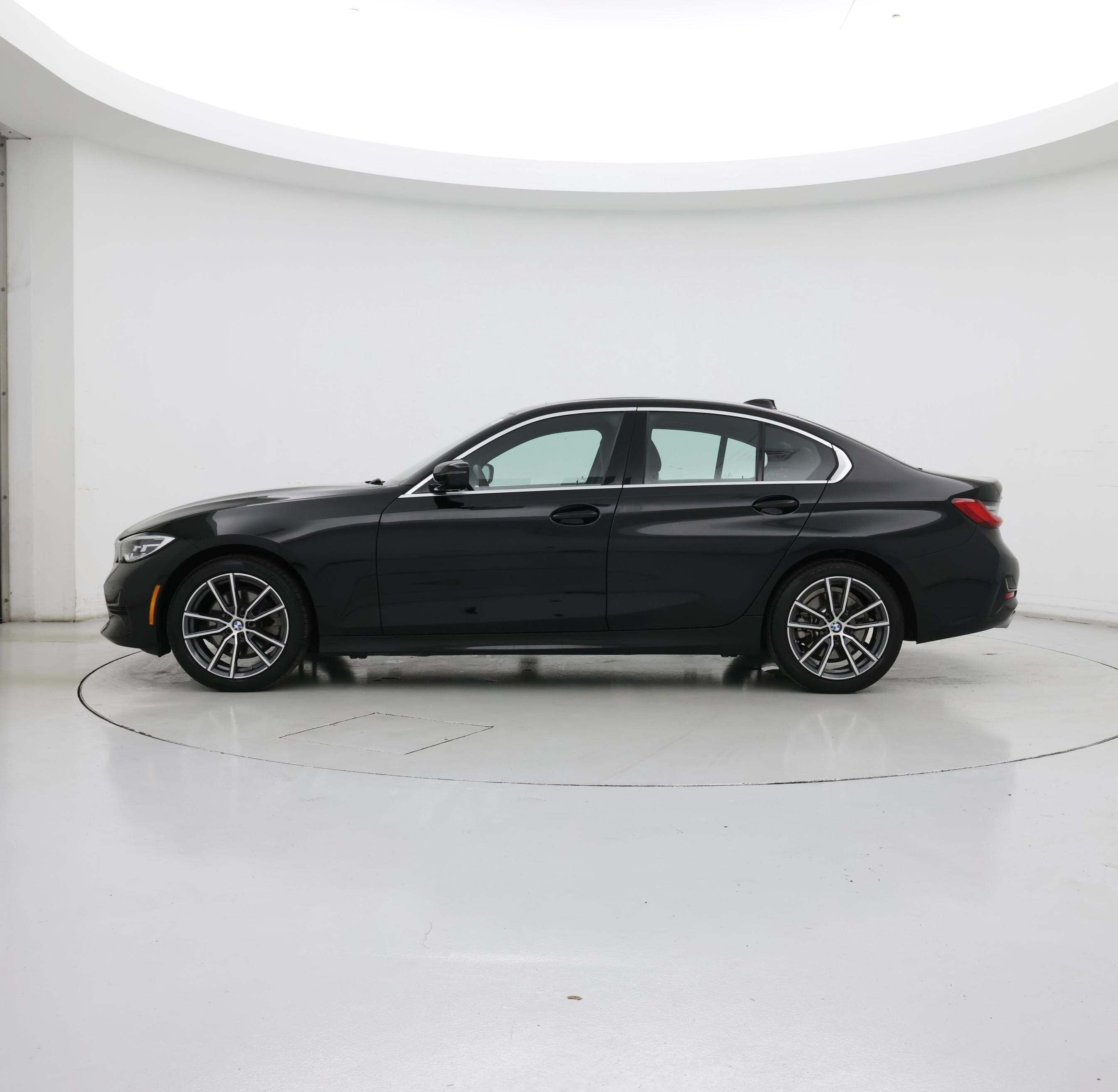 Thumbnail: 2020 BMW 3 Series - 3