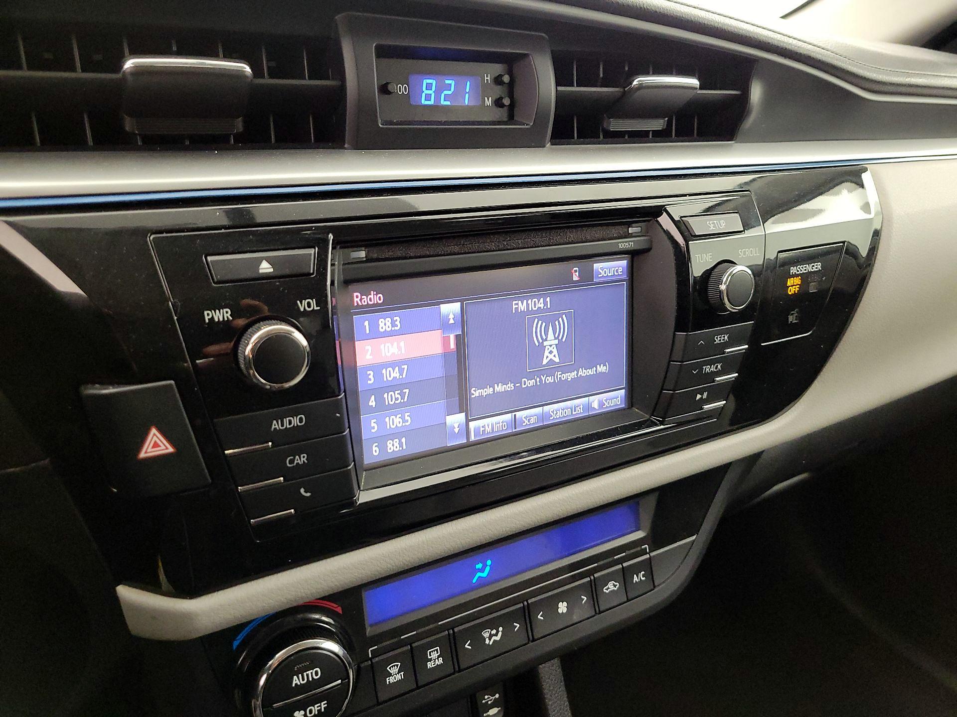 Thumbnail: 2015 Toyota Corolla - 15