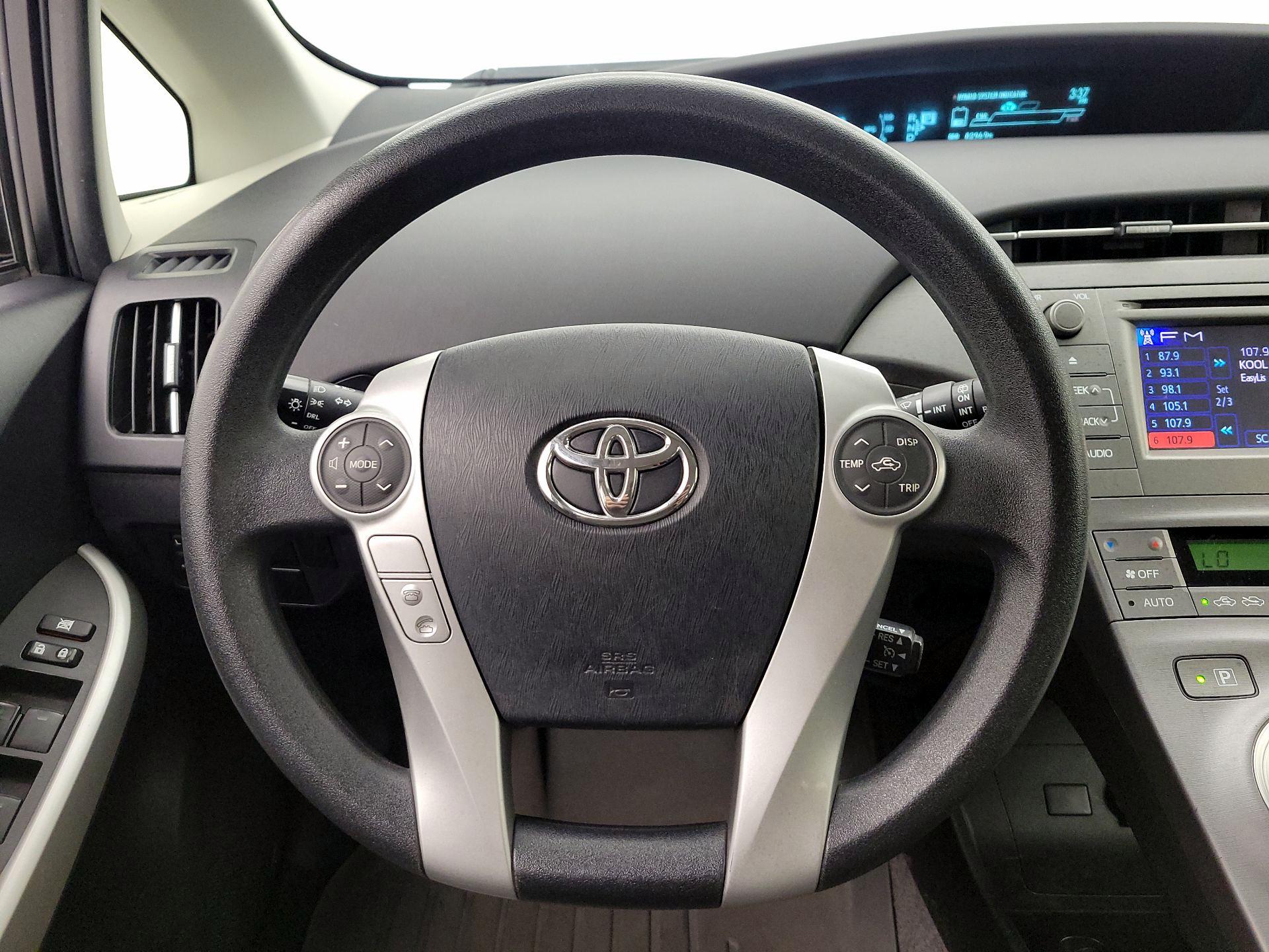 Thumbnail: 2014 Toyota Prius - 10