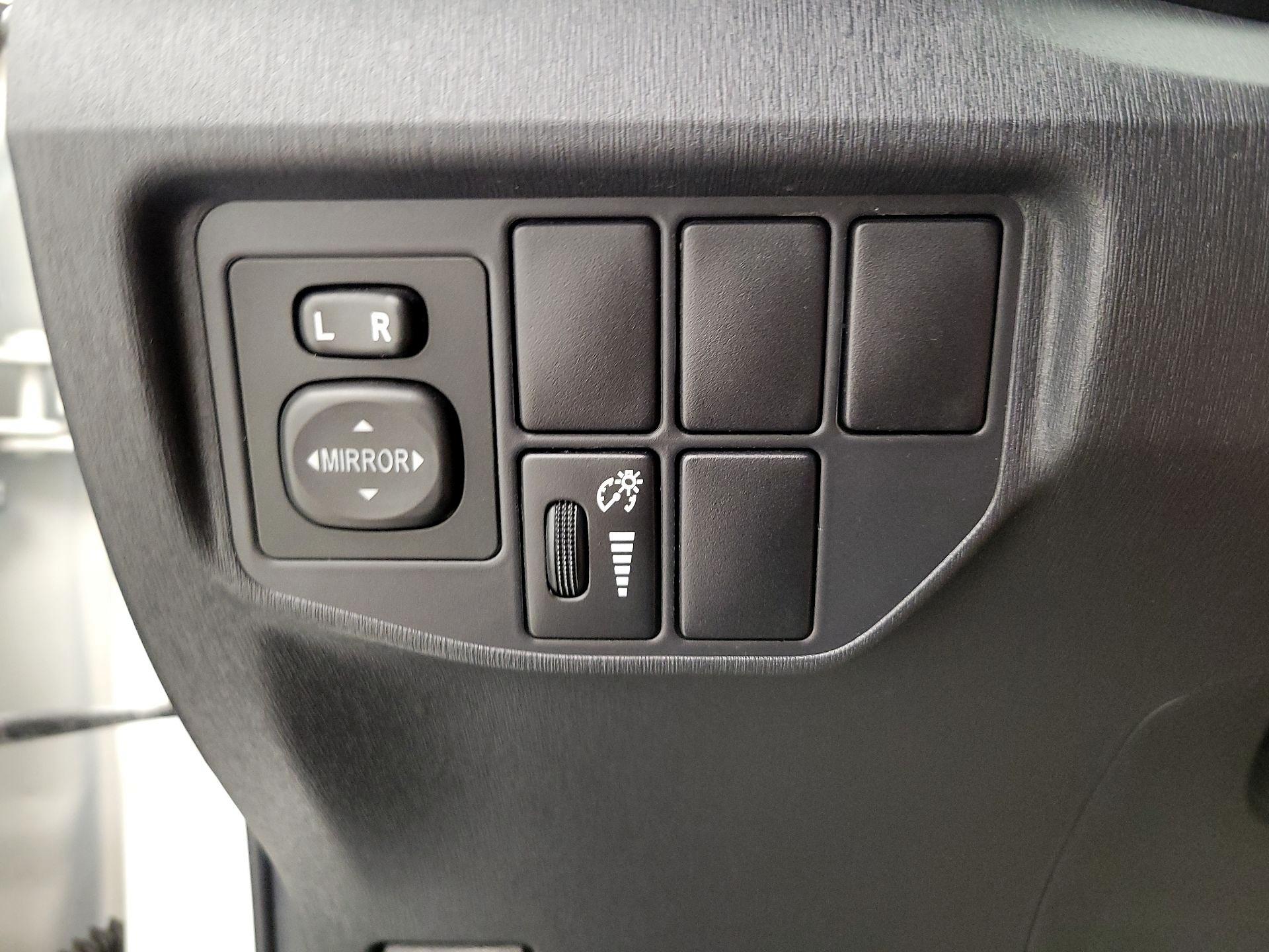 Thumbnail: 2014 Toyota Prius - 13