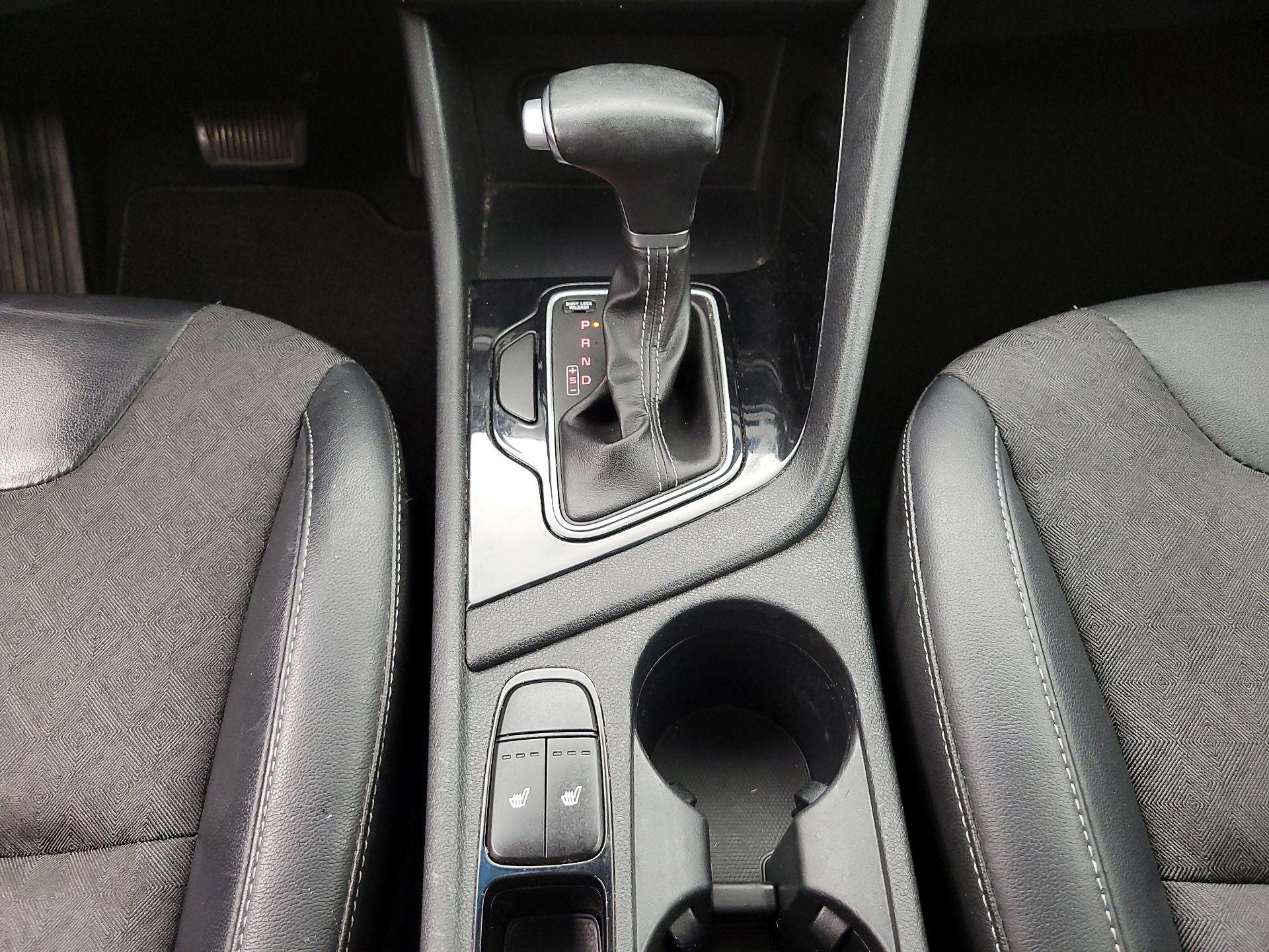Thumbnail: 2018 Kia Niro - 18