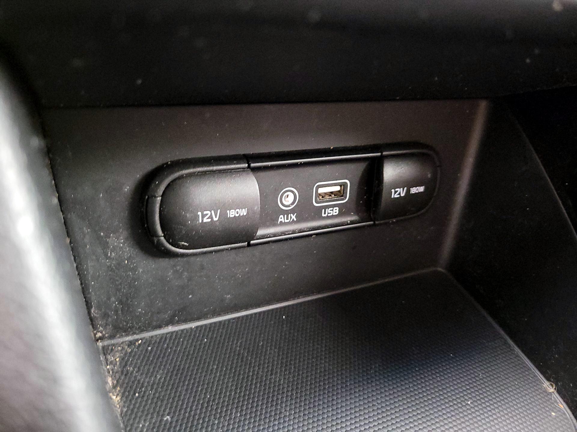 Thumbnail: 2018 Kia Niro - 19