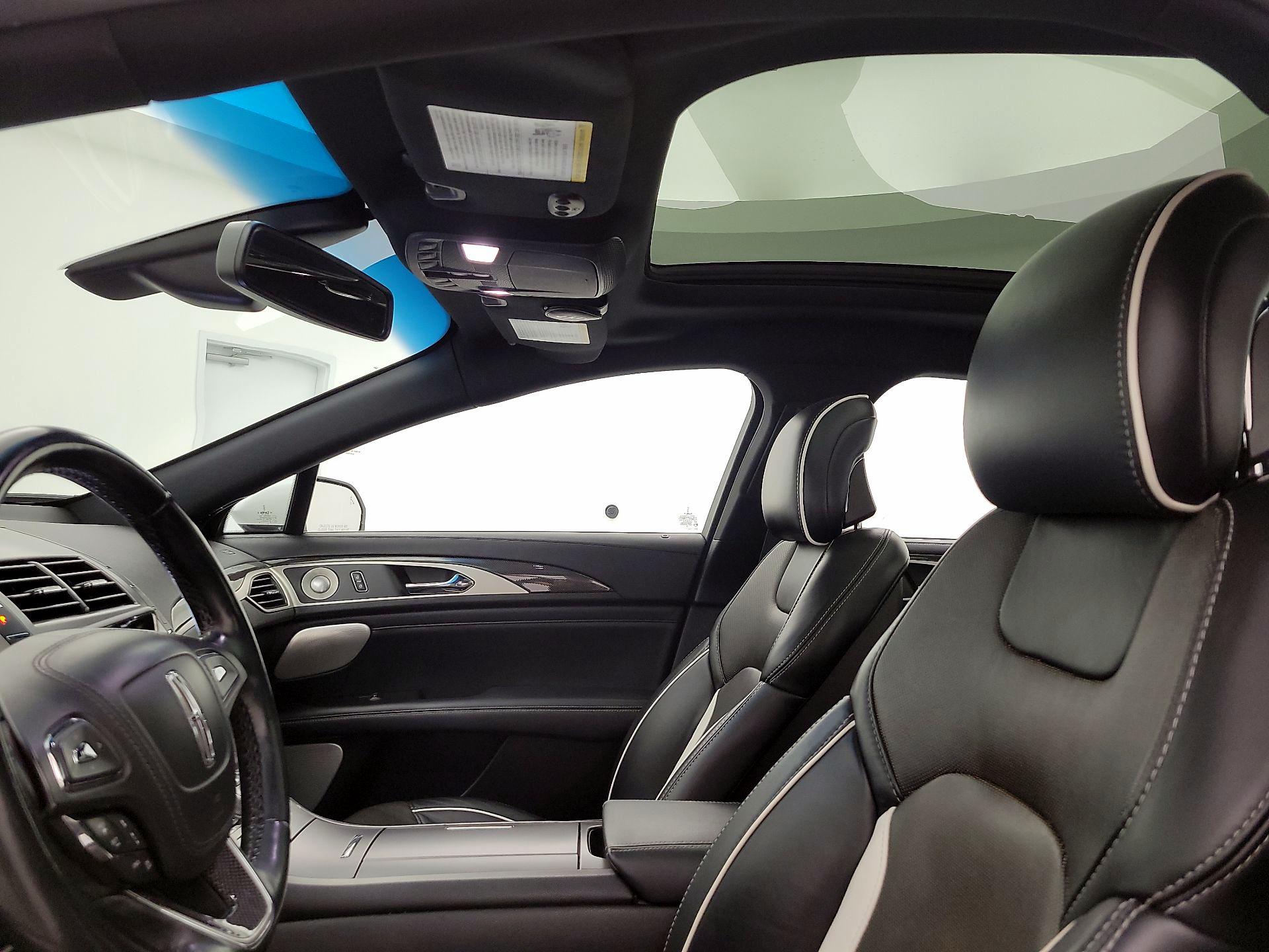 Thumbnail: 2017 Lincoln MKZ - 20
