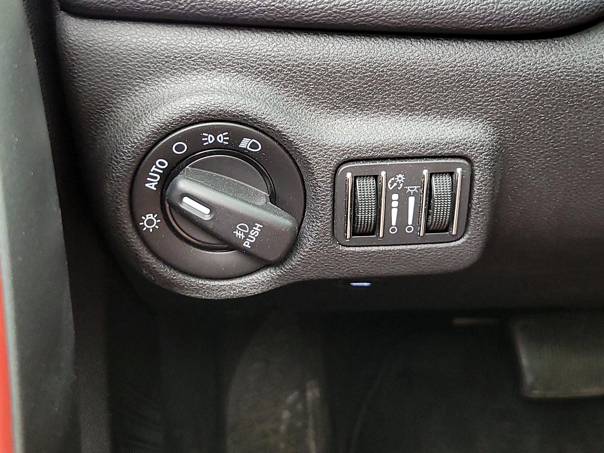 Thumbnail: 2015 Dodge Dart - 13