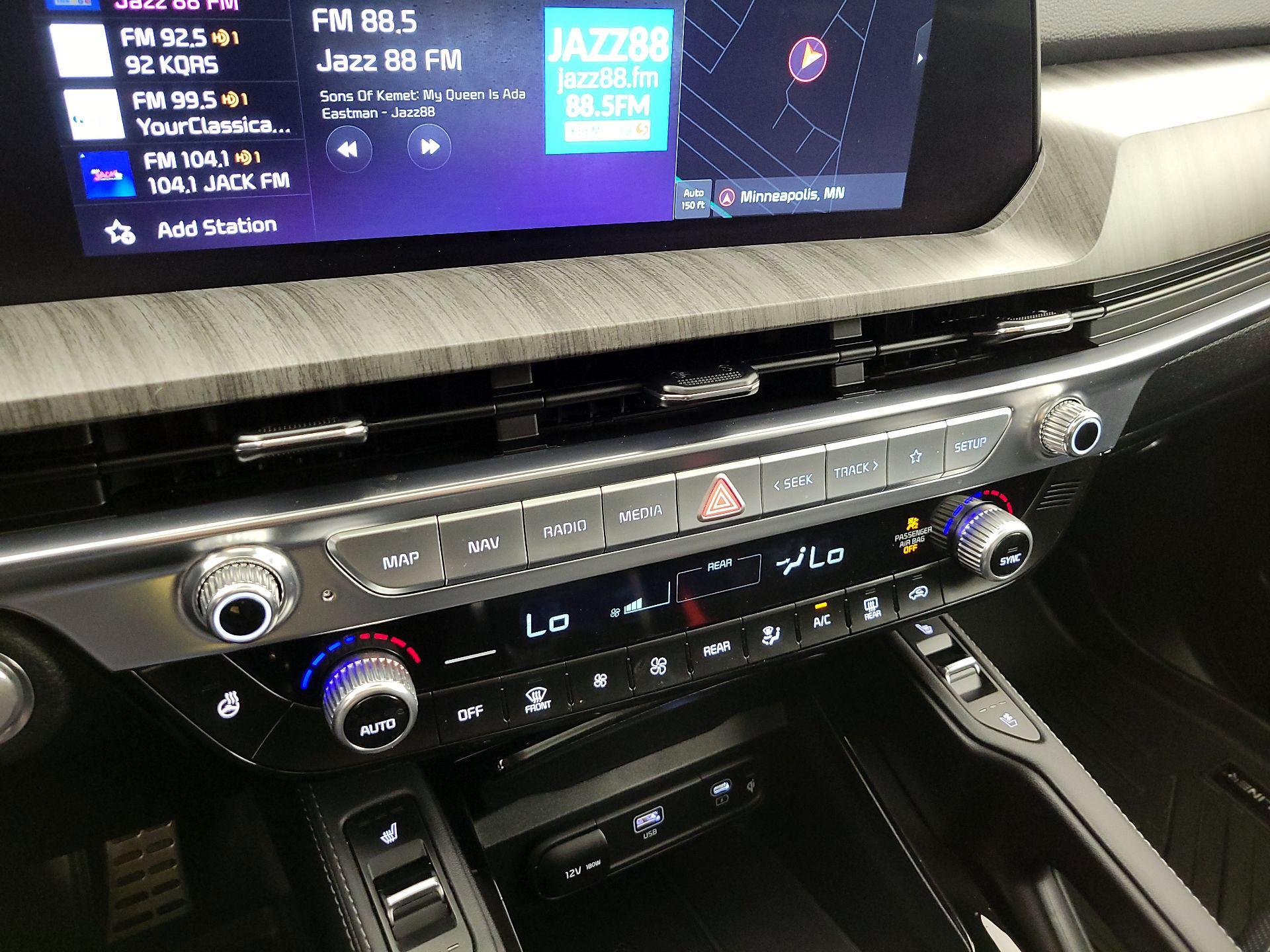 Thumbnail: 2024 Kia Telluride - 17