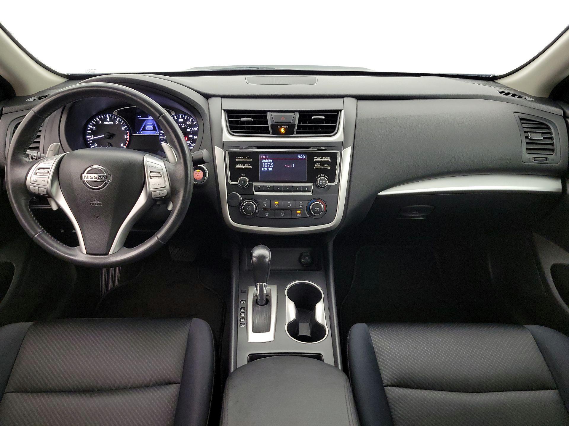 Thumbnail: 2017 Nissan Altima - 9