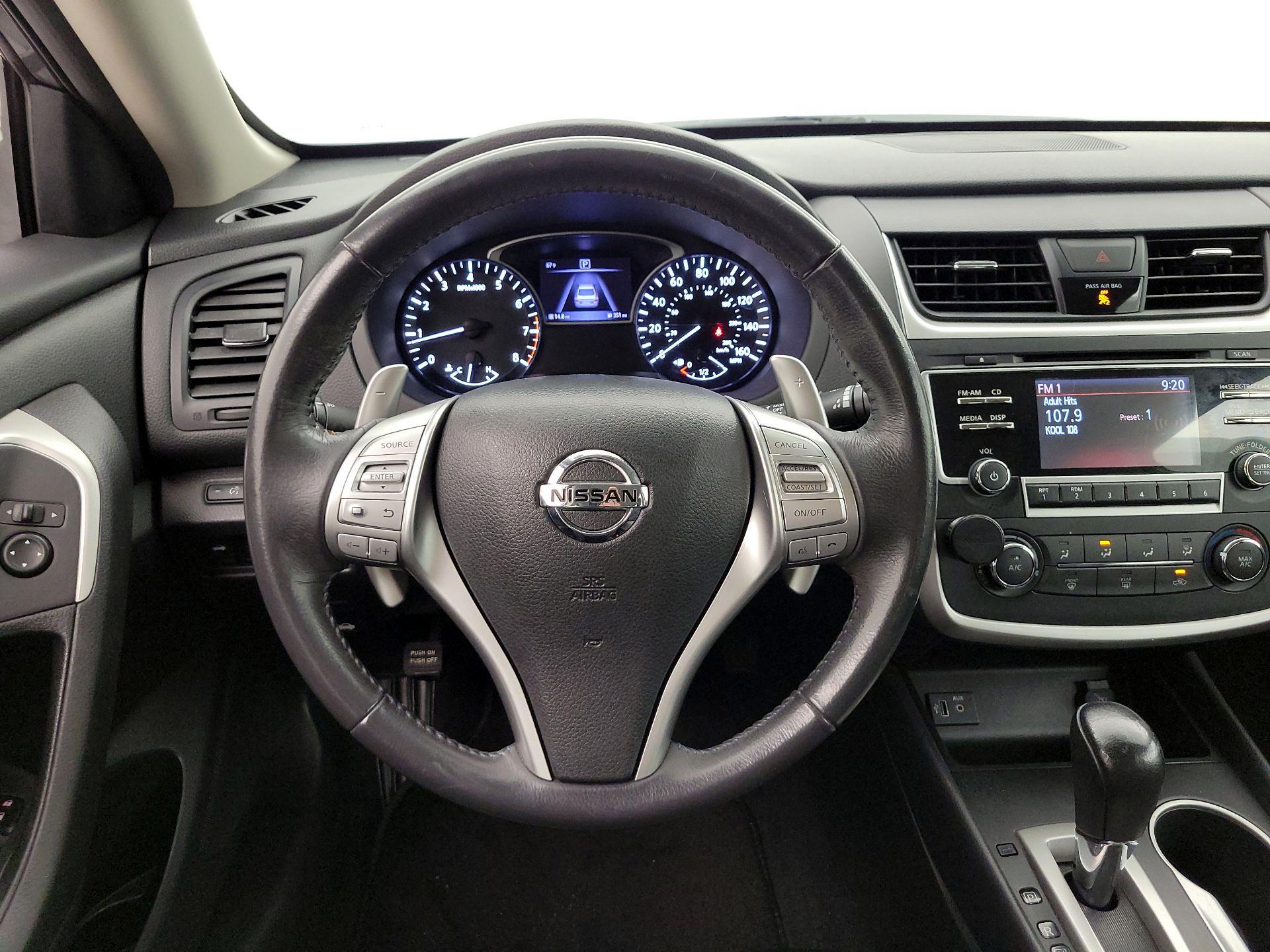 Thumbnail: 2017 Nissan Altima - 10