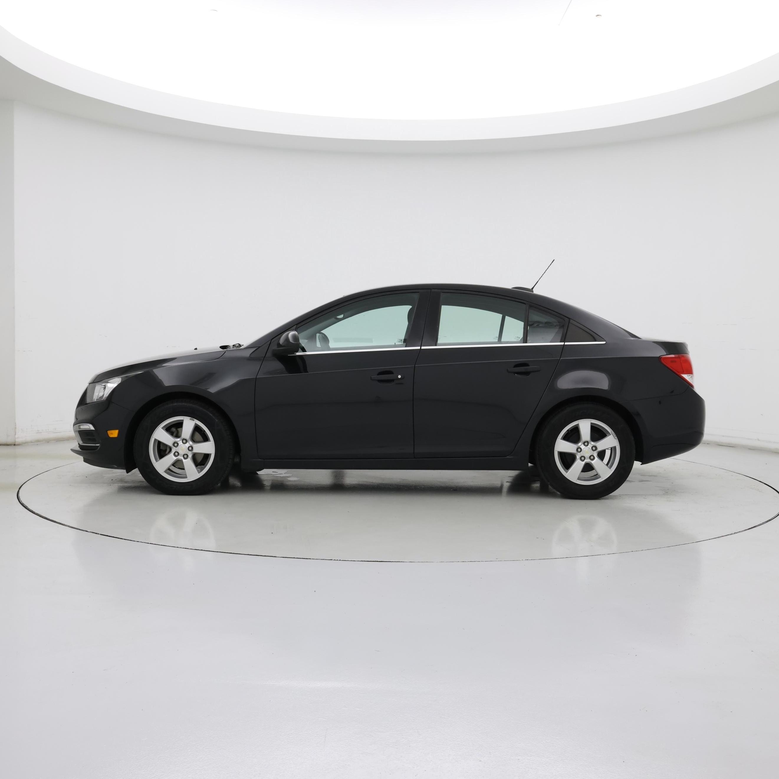 Thumbnail: 2015 Chevrolet Cruze - 3