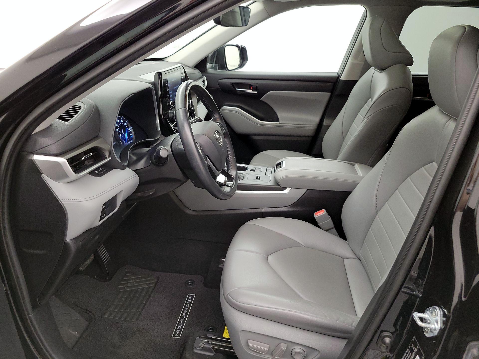 Thumbnail: 2021 Toyota Highlander - 11