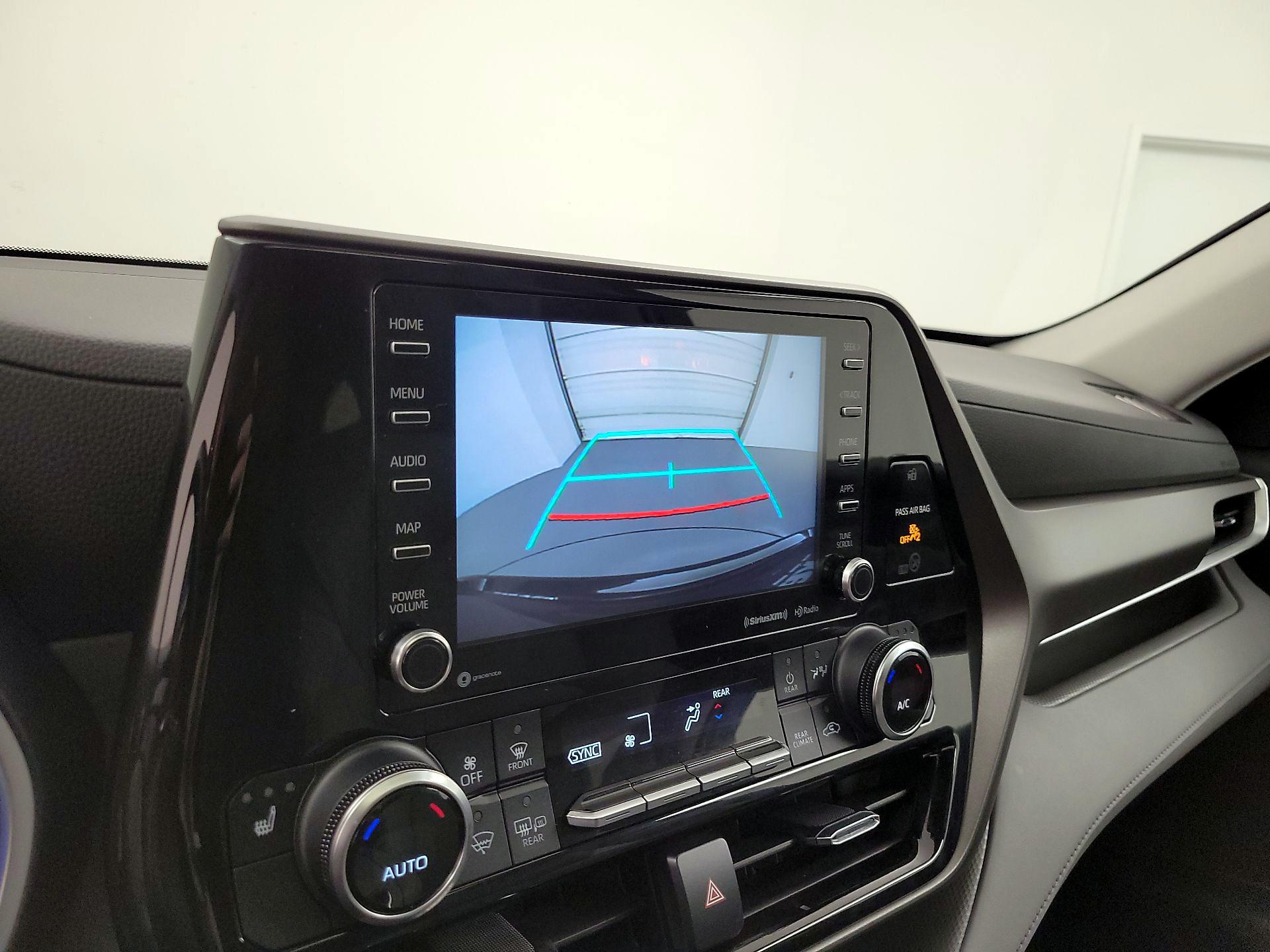 Thumbnail: 2021 Toyota Highlander - 14