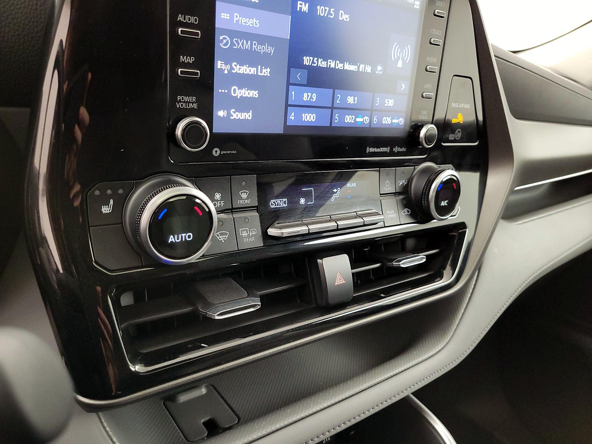 Thumbnail: 2021 Toyota Highlander - 16