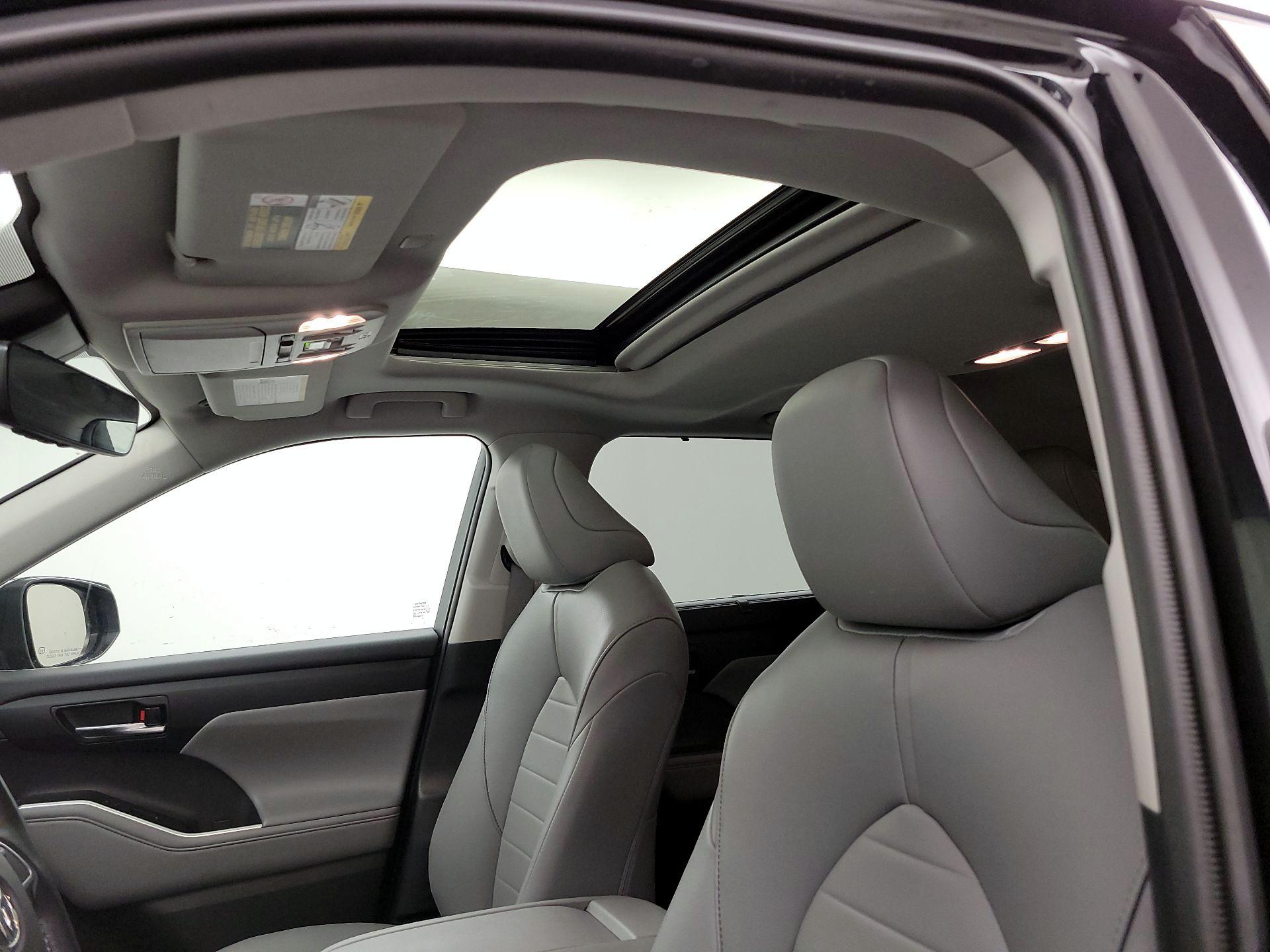 Thumbnail: 2021 Toyota Highlander - 19