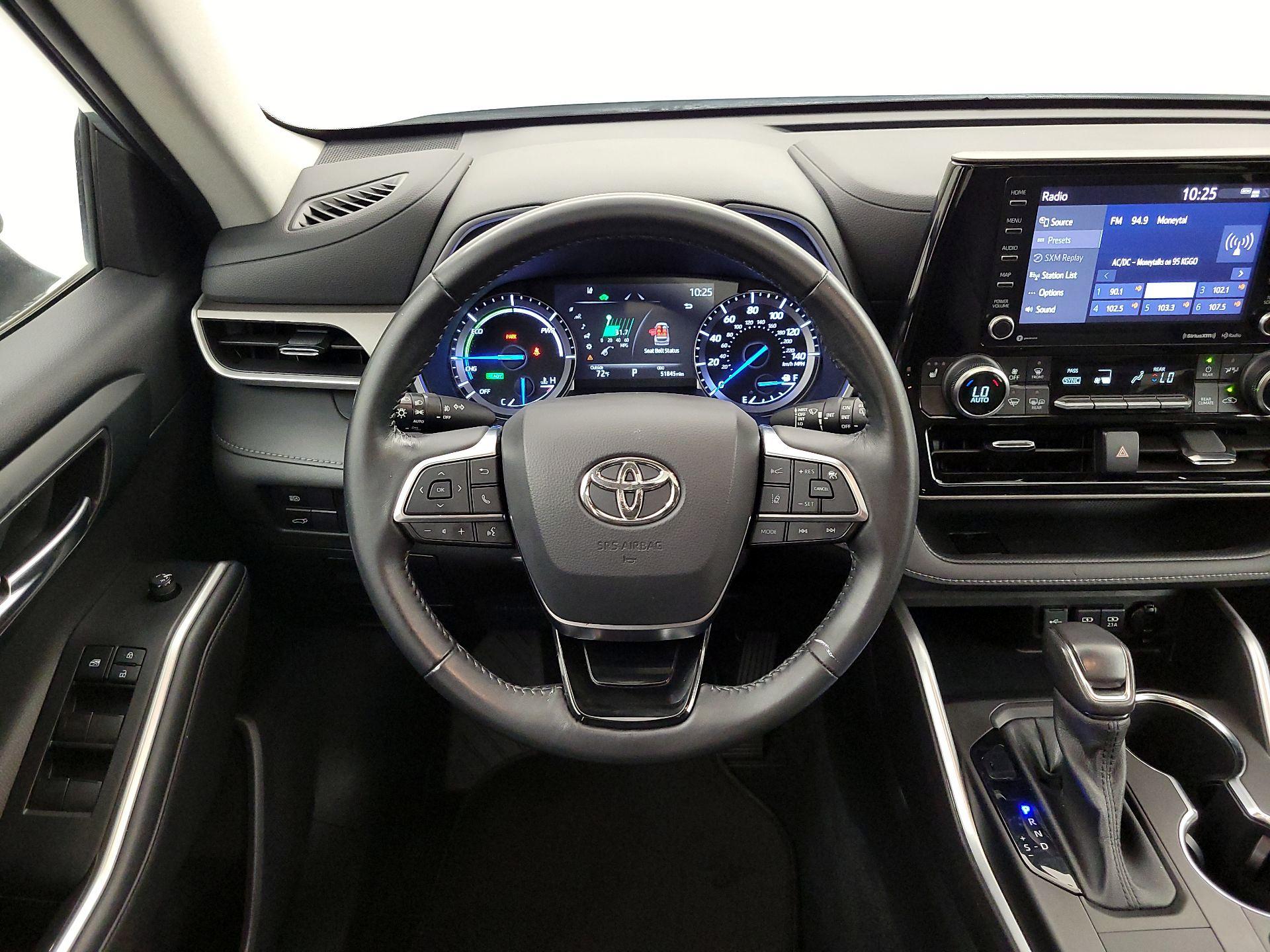 Thumbnail: 2021 Toyota Highlander - 10