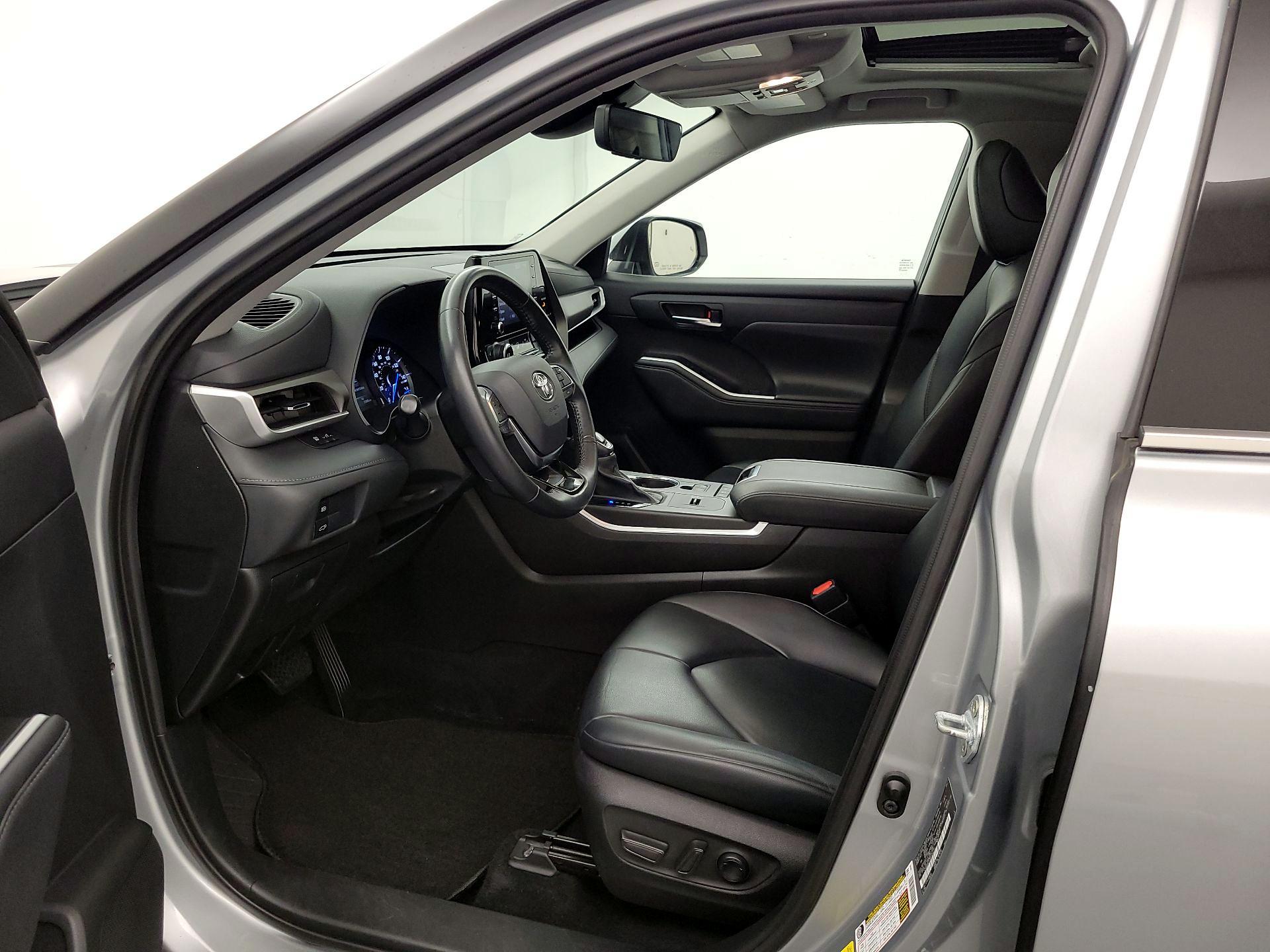 Thumbnail: 2021 Toyota Highlander - 11