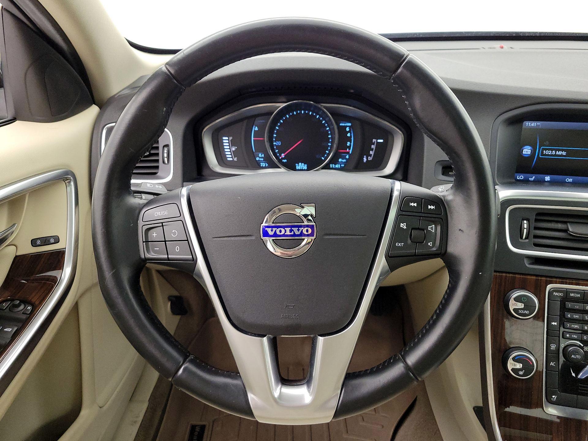 Thumbnail: 2015 Volvo S60 - 10