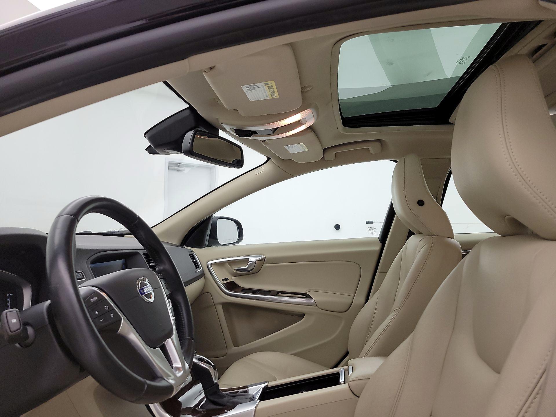 Thumbnail: 2015 Volvo S60 - 18